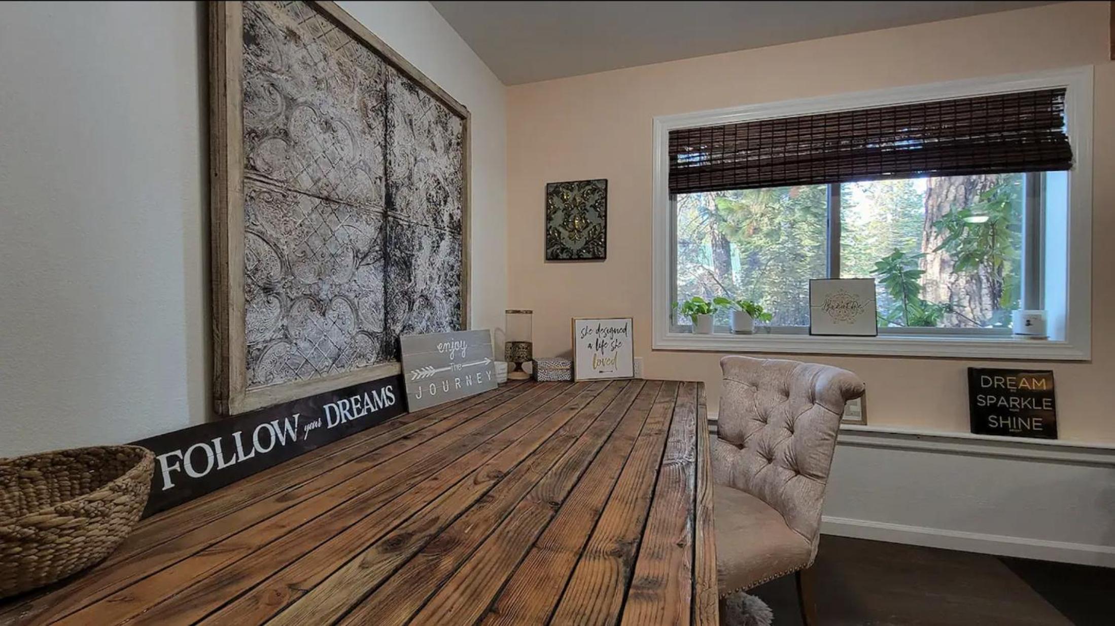 Modern Open Concept Mountain View NEW Home view 2