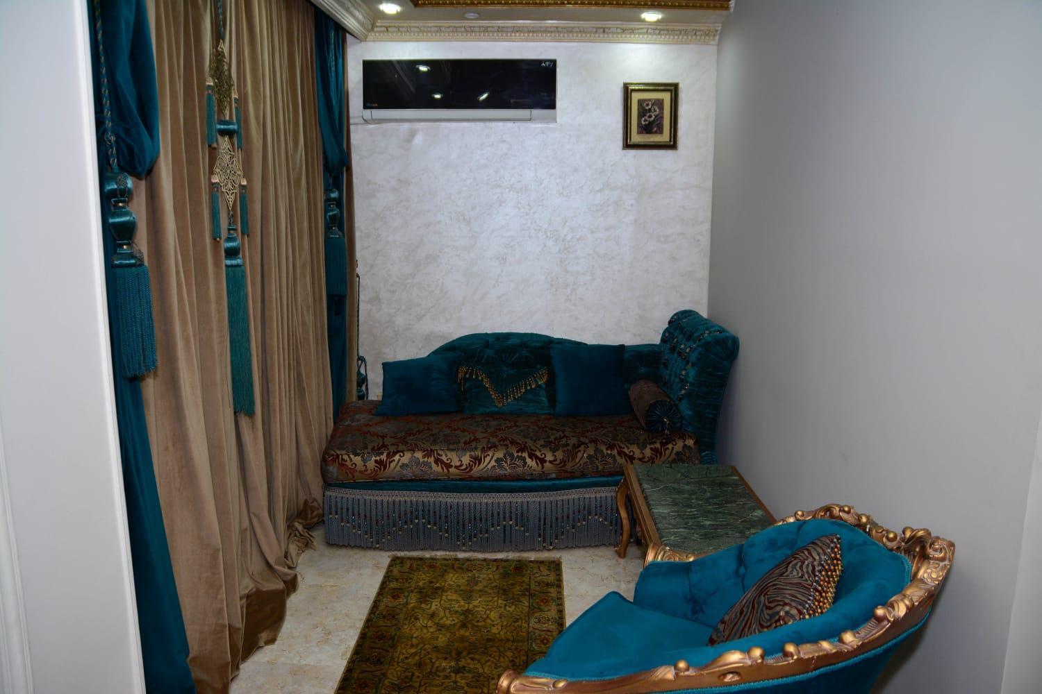 Crystal pyramid inn