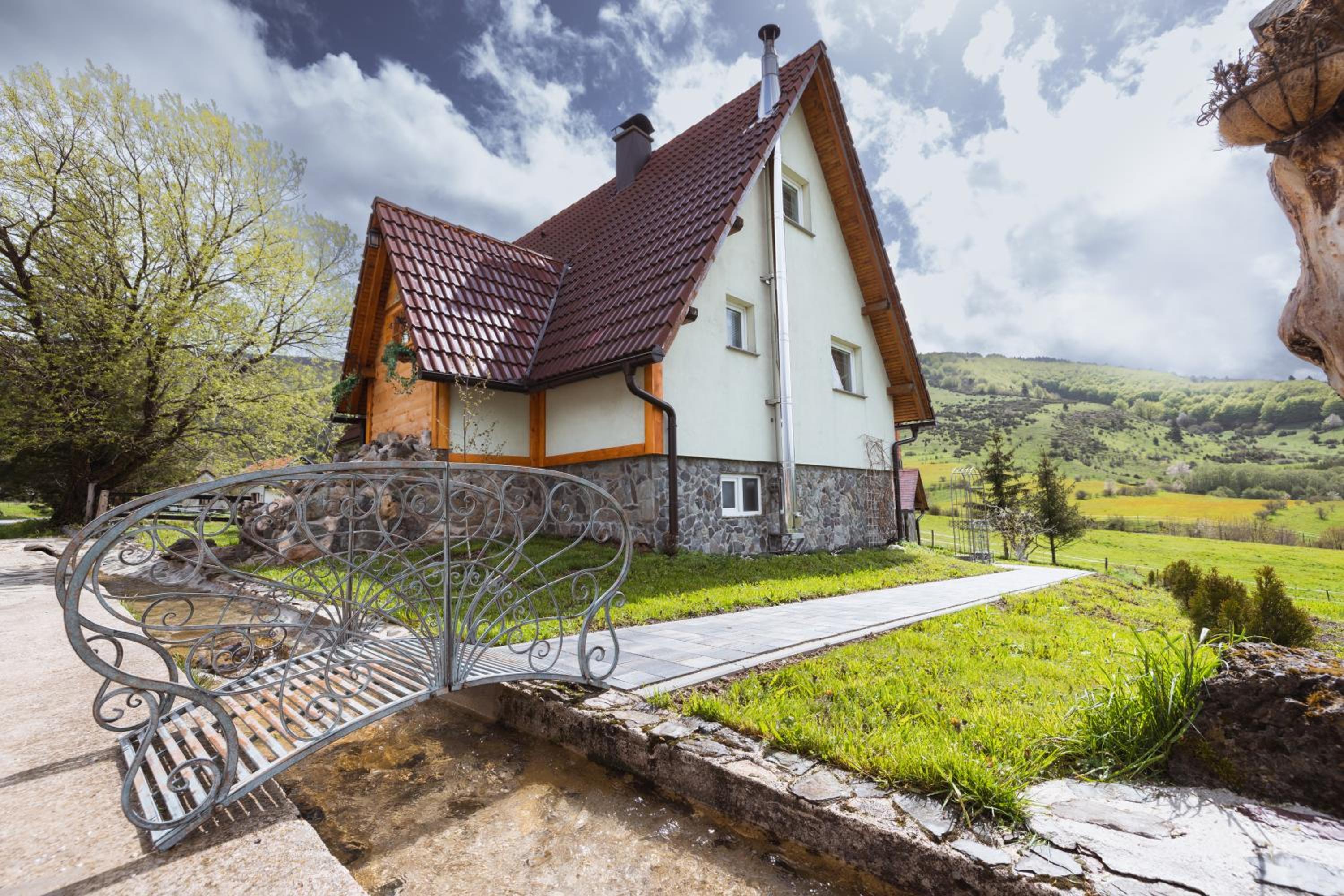 Mountain House Kosjenka view 2
