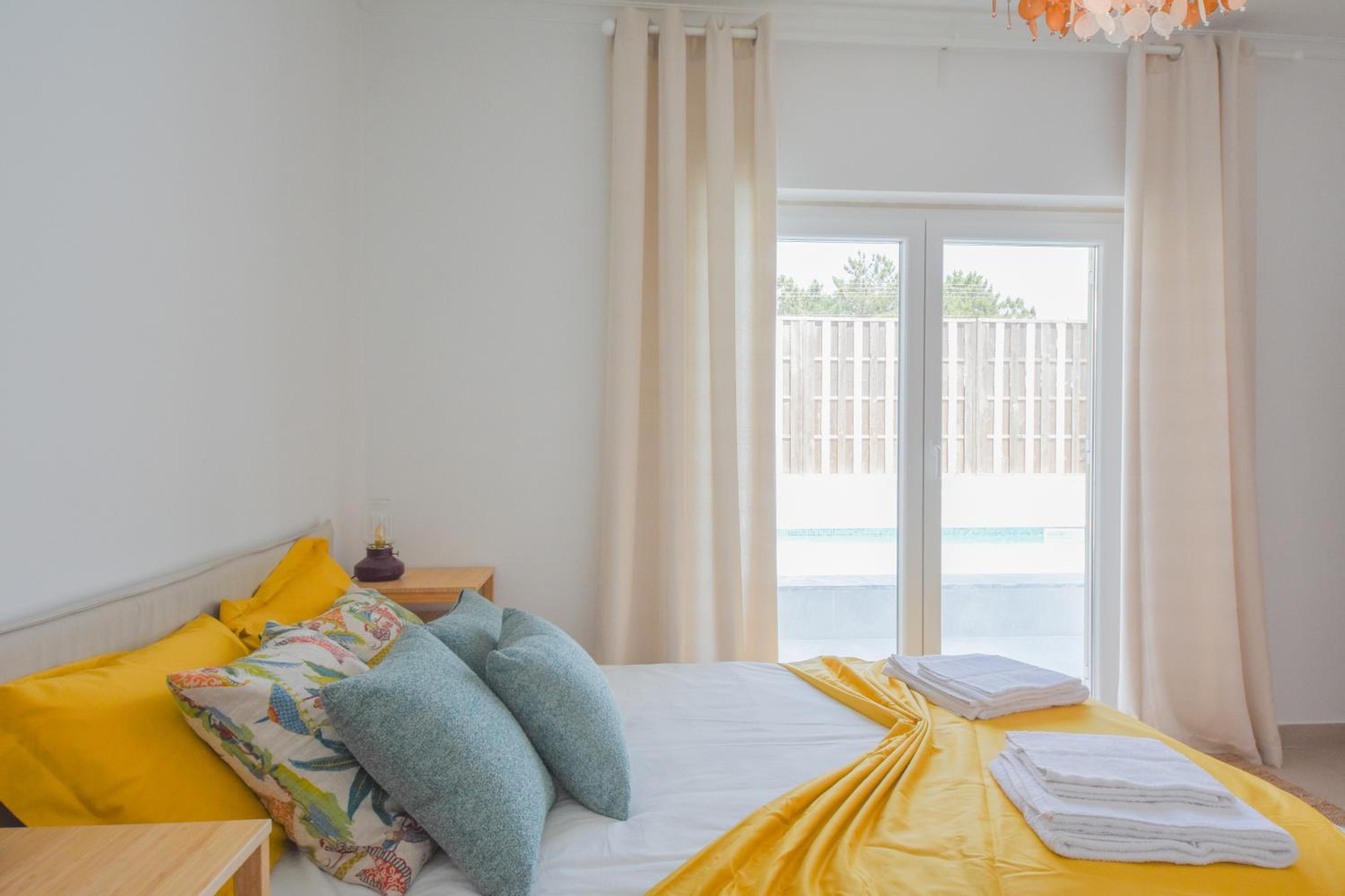 Aroeira villa with heated pool by Golf course, Beach and Lisbon view 4