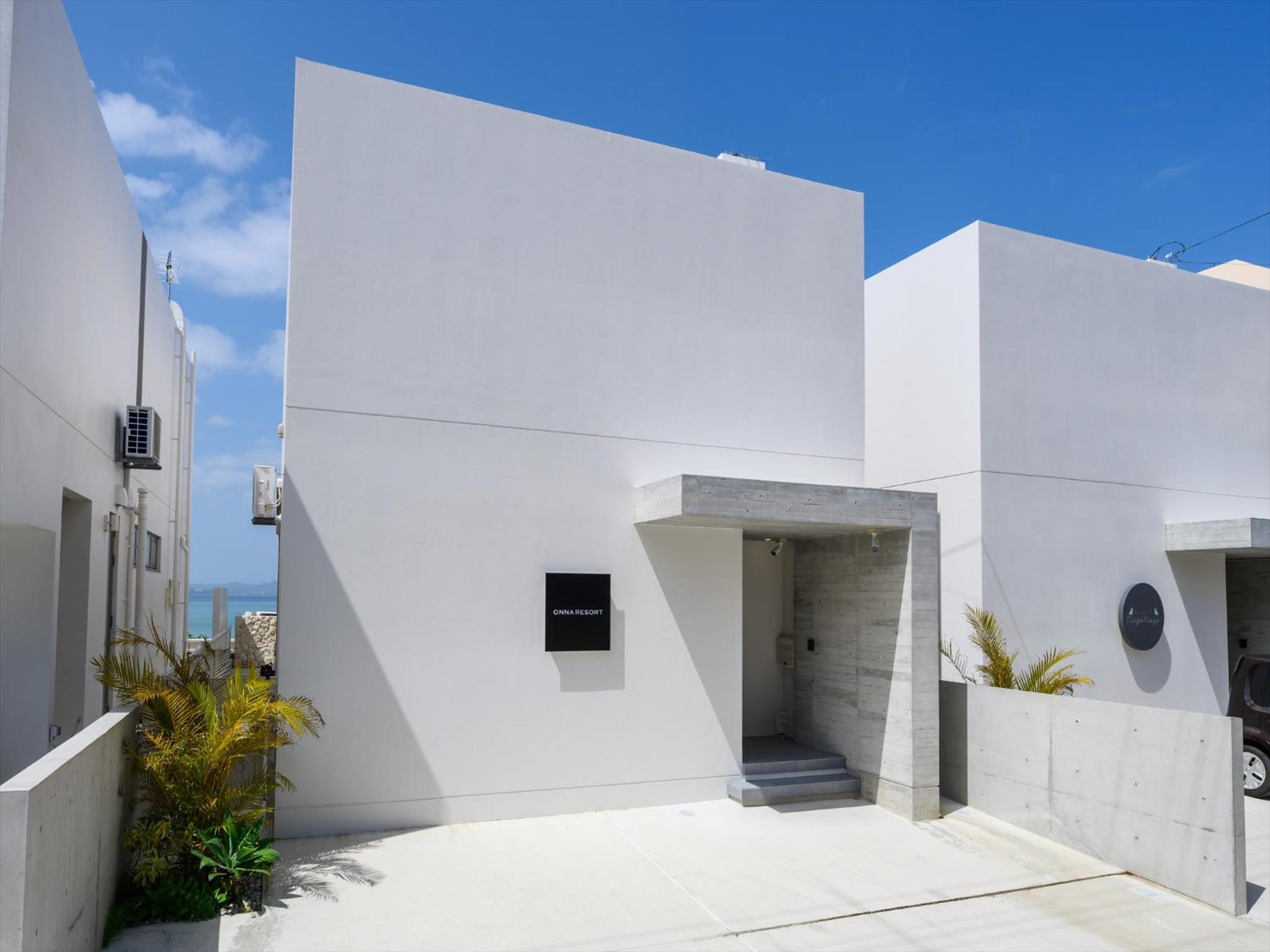 Onna Resort 海まで徒歩0秒 最大12名宿泊可 オーシャンビュー貸切ヴィラ view 2