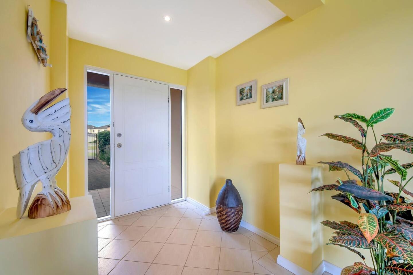 11 Vesta Dve - BYO Linen - Waterfront