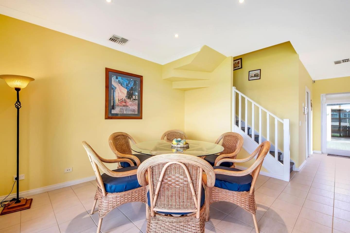 11 Vesta Dve - BYO Linen - Waterfront