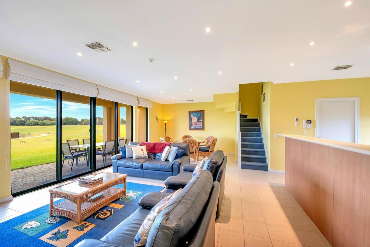 11 Vesta Dve - BYO Linen - Waterfront