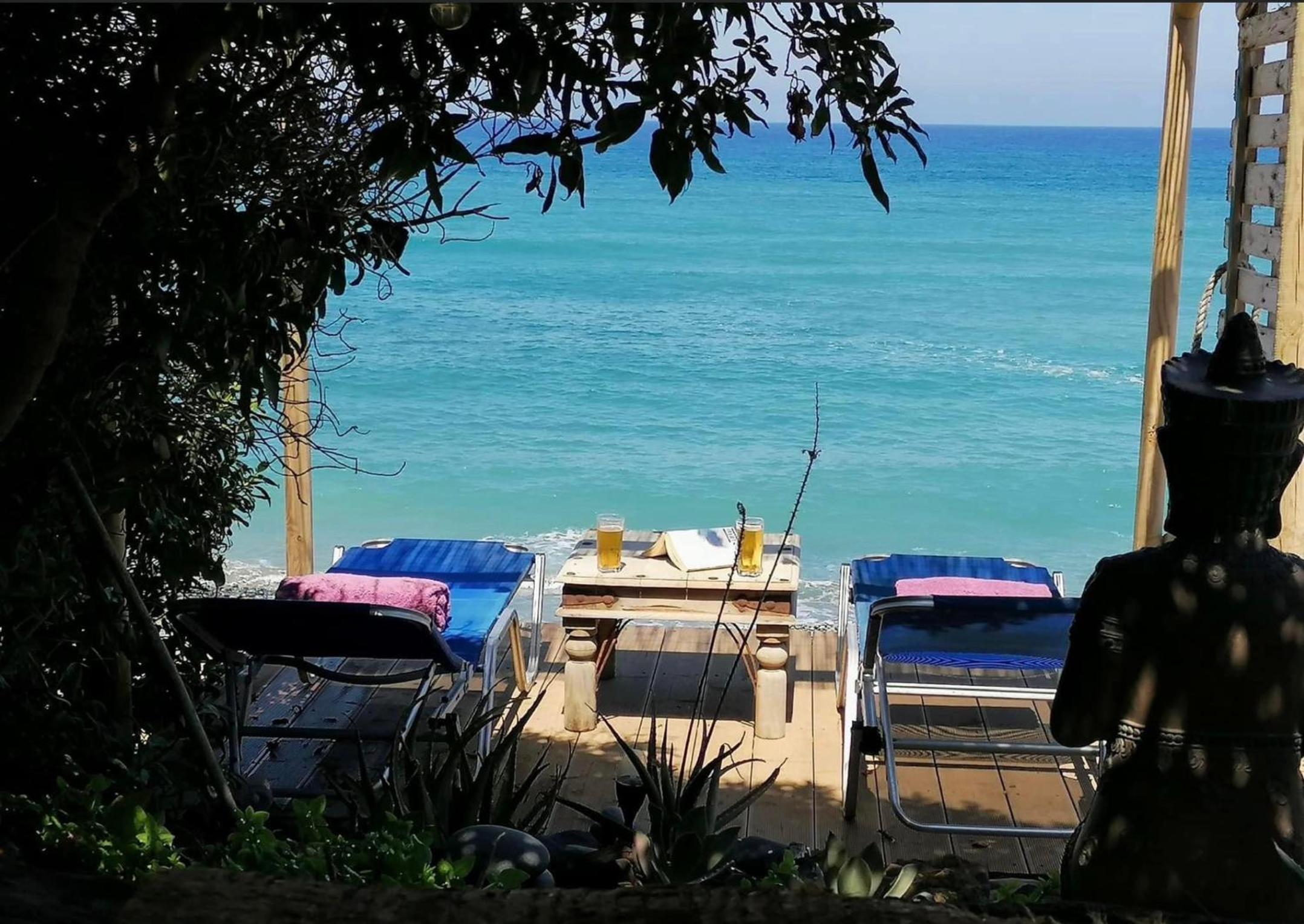 Shambala Beach House-where mountains meet the sea