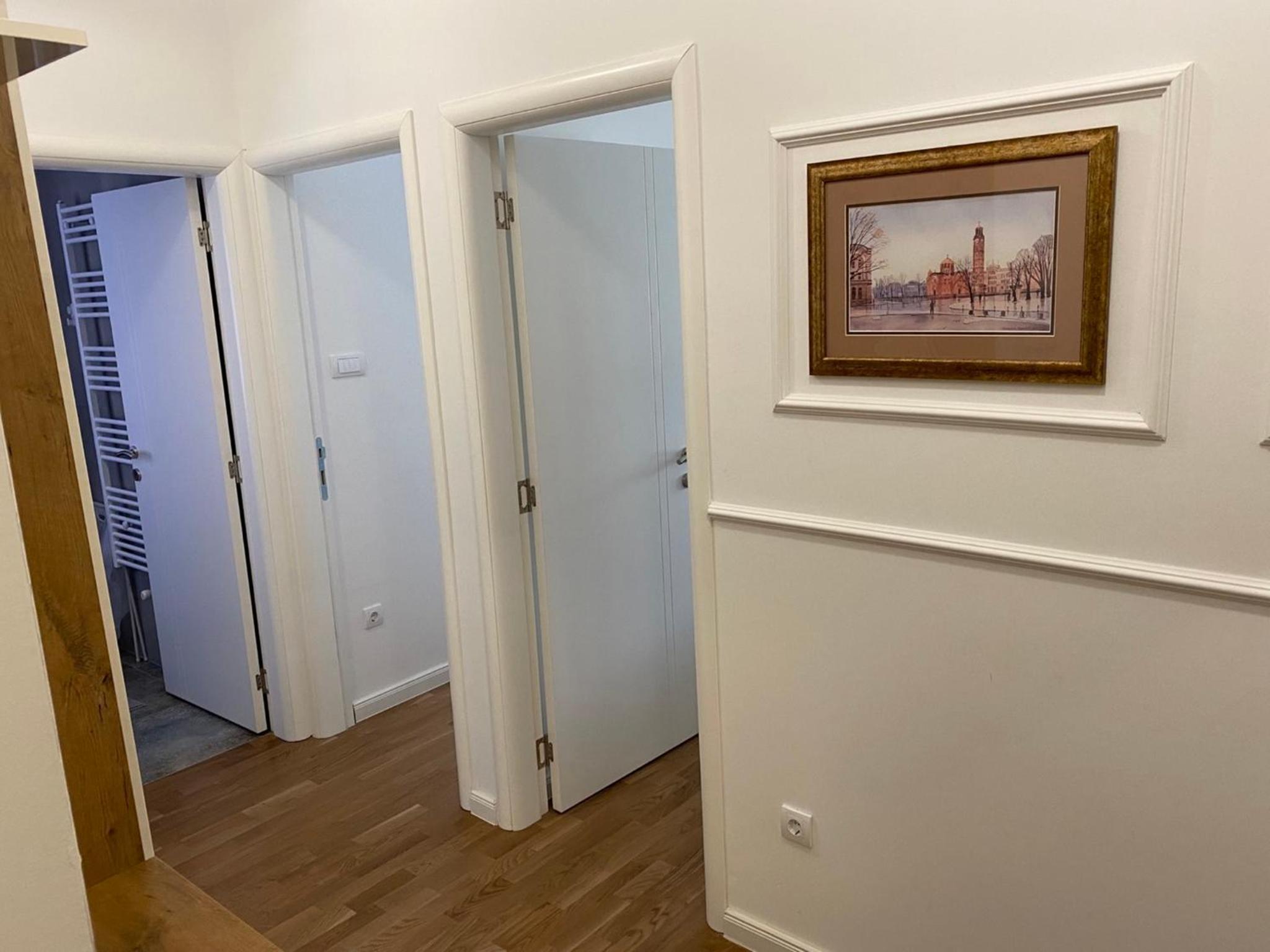 Zeus Apartment