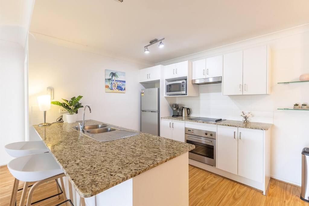 MikaLex - Walking distance from the beach!
