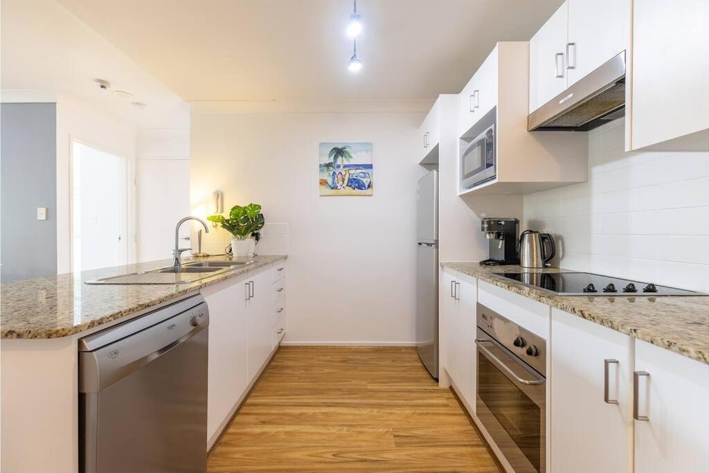 MikaLex - Walking distance from the beach!