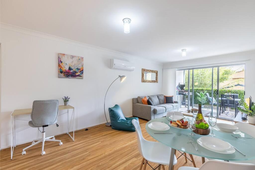 MikaLex - Walking distance from the beach!