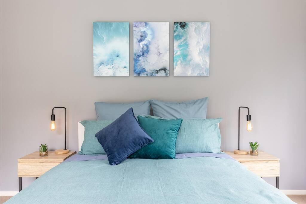 MikaLex - Walking distance from the beach!