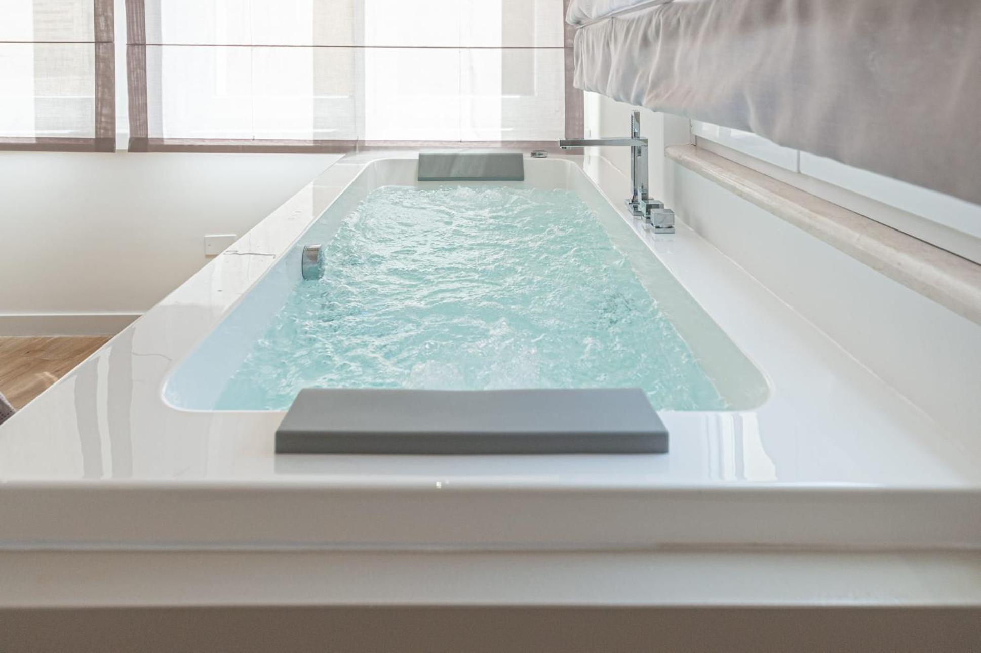Eleonore Elegant Rooms view 3