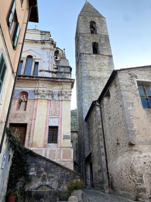 Iconic Italian Townhouse w Rooftop Terrace & Mountain View, Pigna view 5
