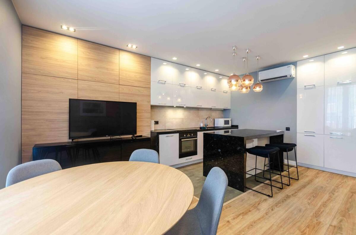 18199 New York Concept House CHECK-IN 24-7 view 4