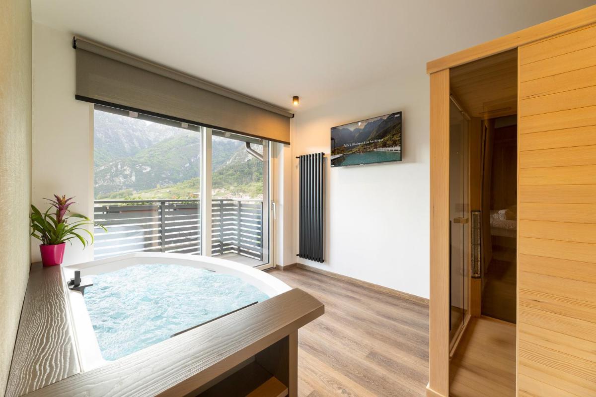 Jacuzzi