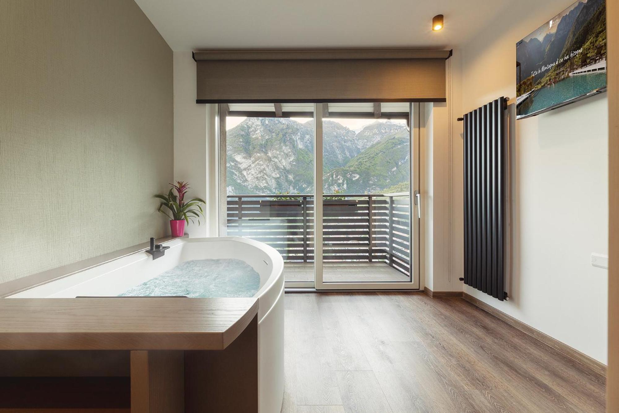 Jacuzzi
