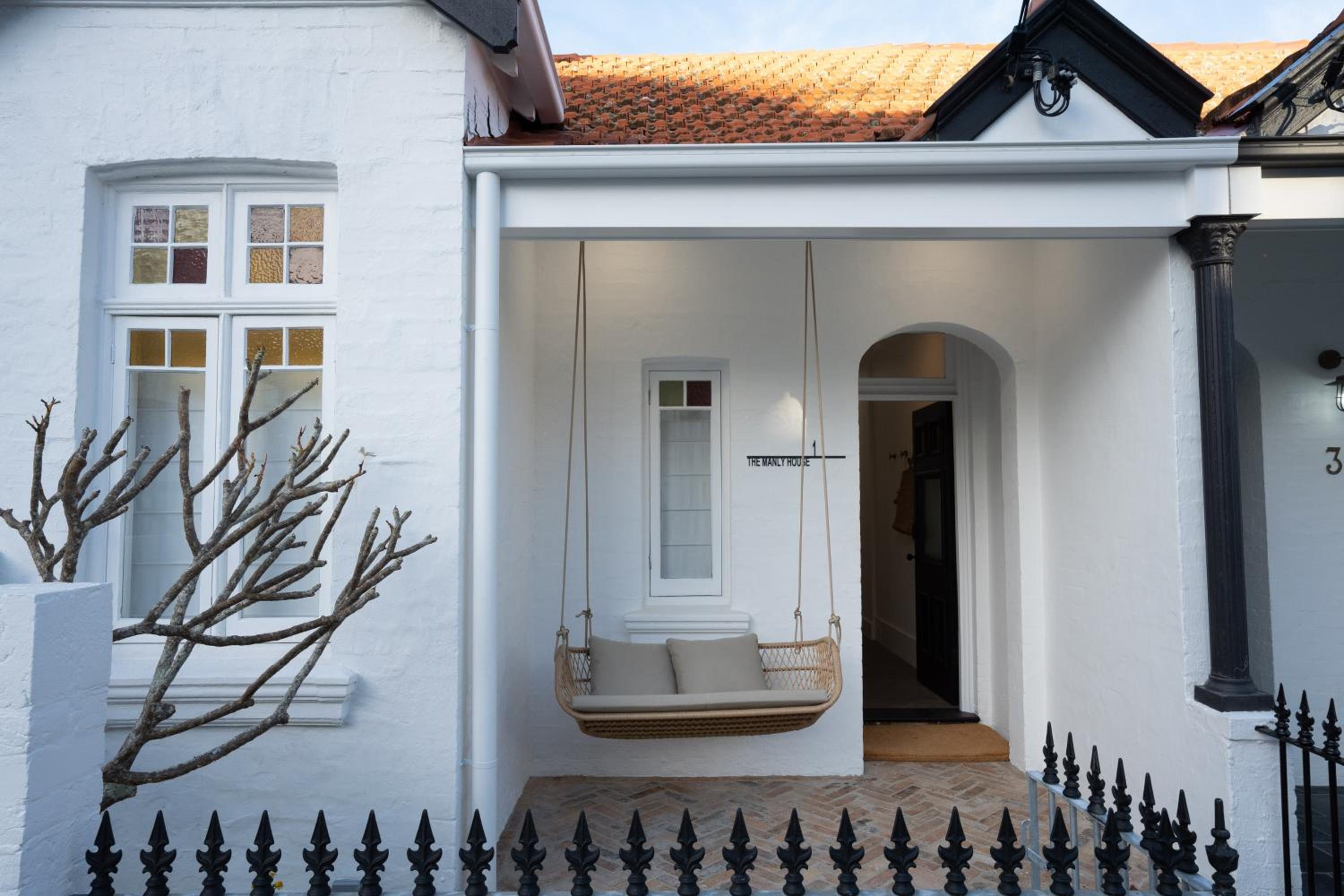 Hotel The Manly House - 100 steps from Manly Beach - Image 1