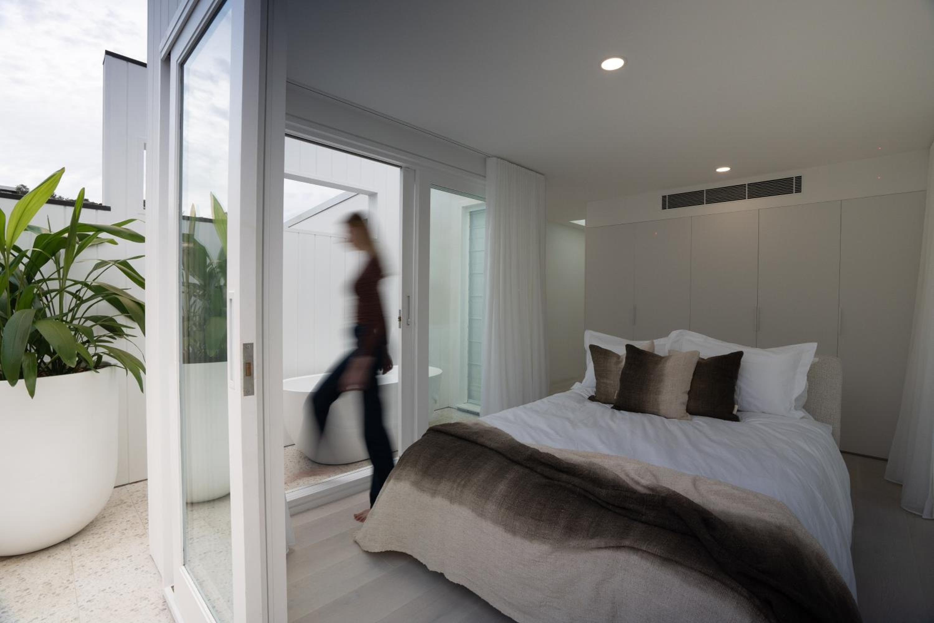 The Manly House - 100 steps from Manly Beach