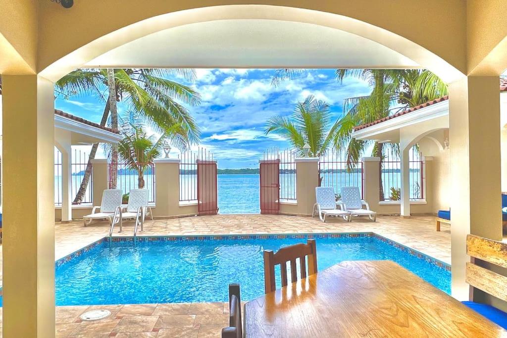 Las Casitas of Villa Paraiso / Beachfront & Pool view 3
