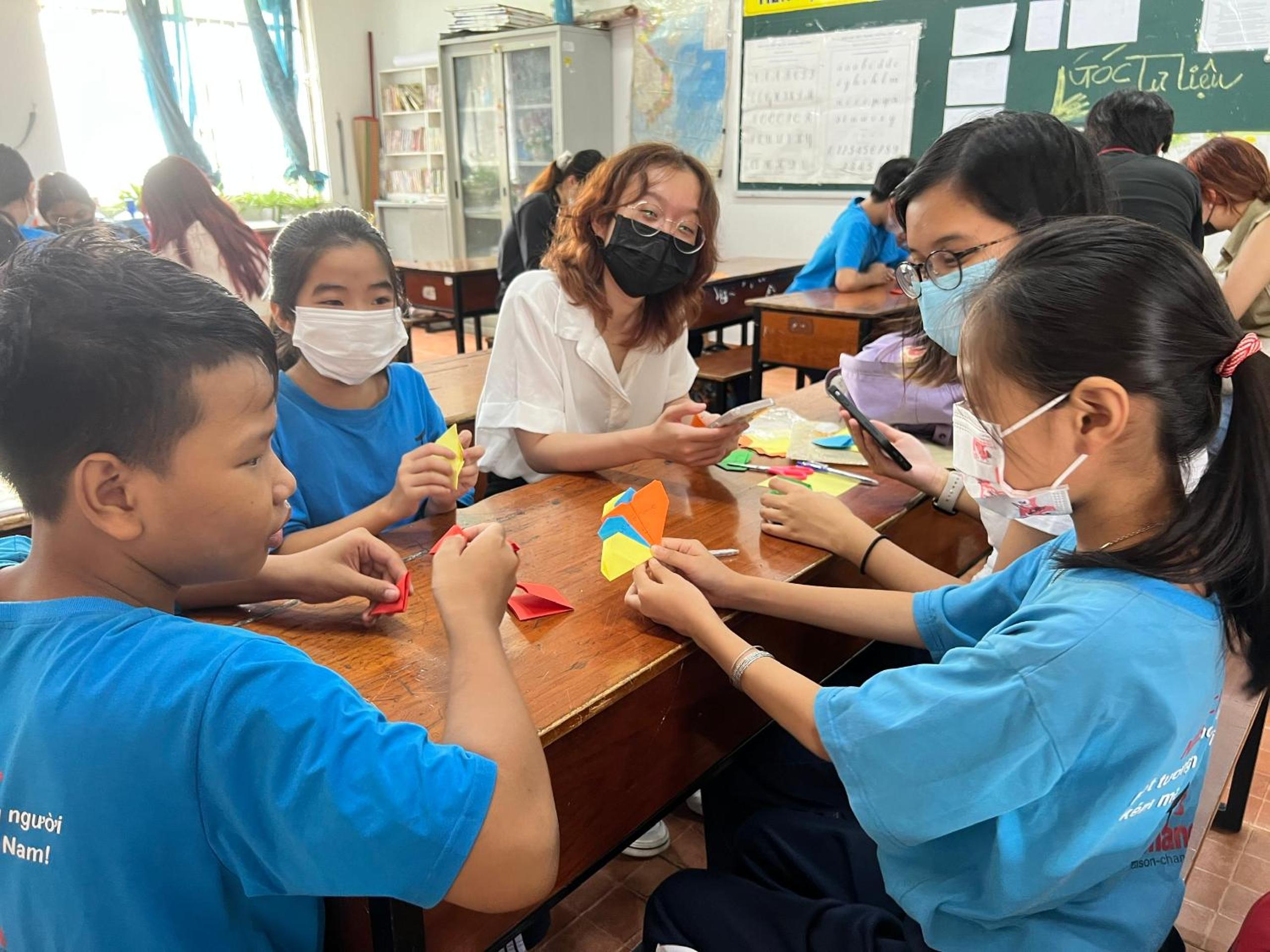 Nhà Khách Làng May Mắn - Village Chance