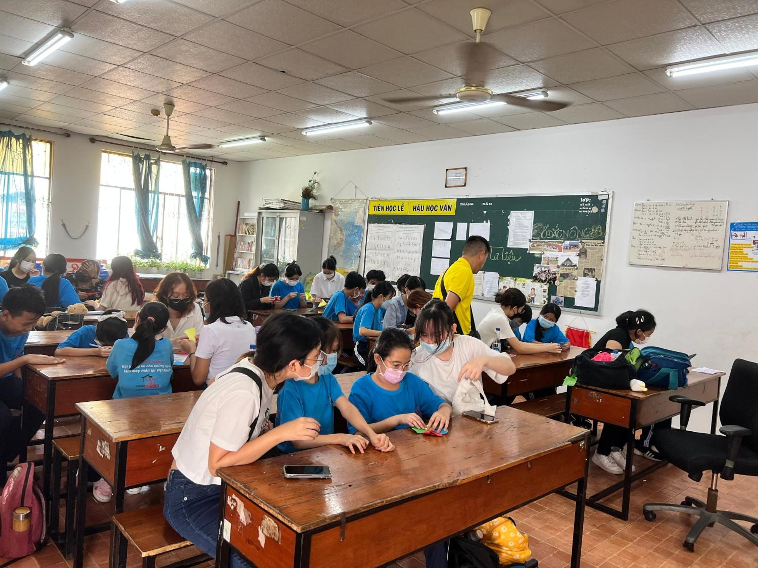 Nhà Khách Làng May Mắn - Village Chance