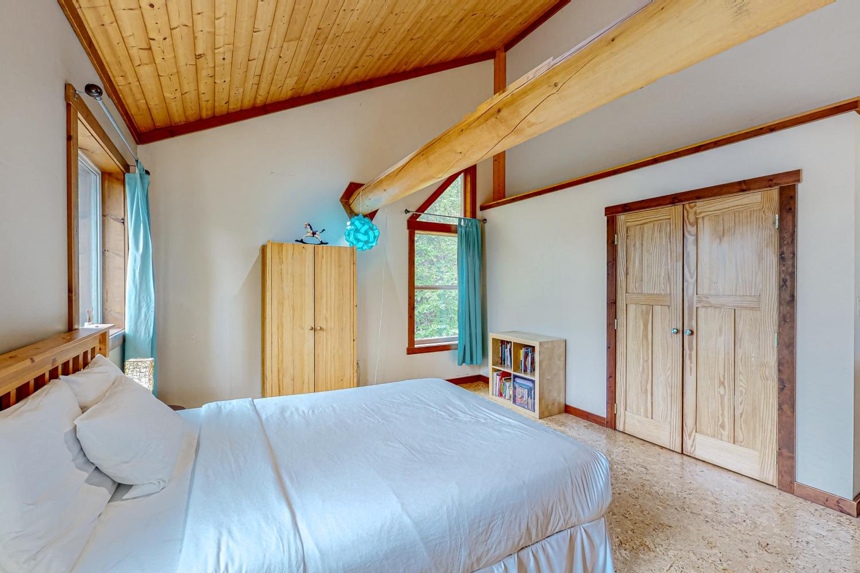 Lakeview Chalet