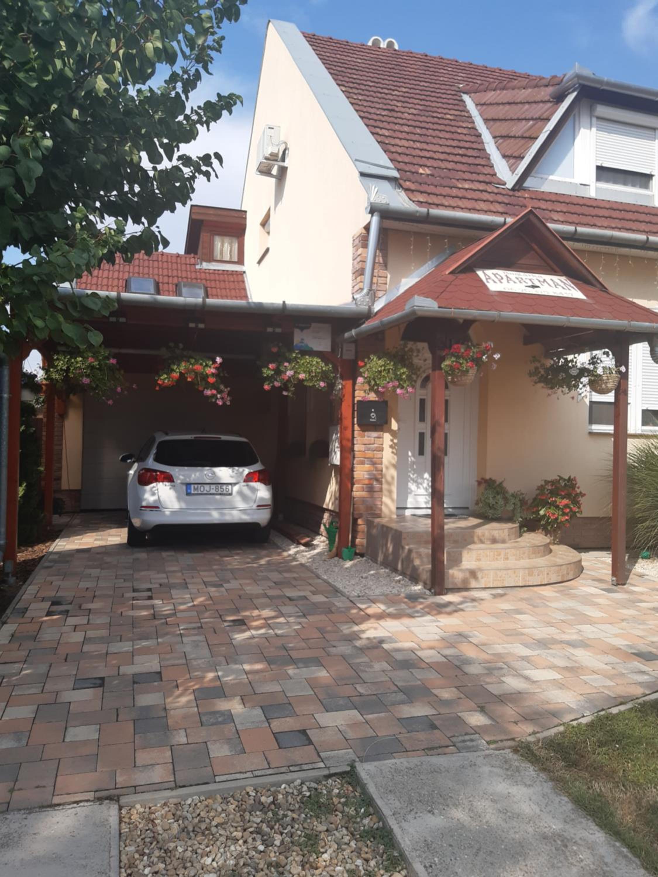 Boglárka Apartman