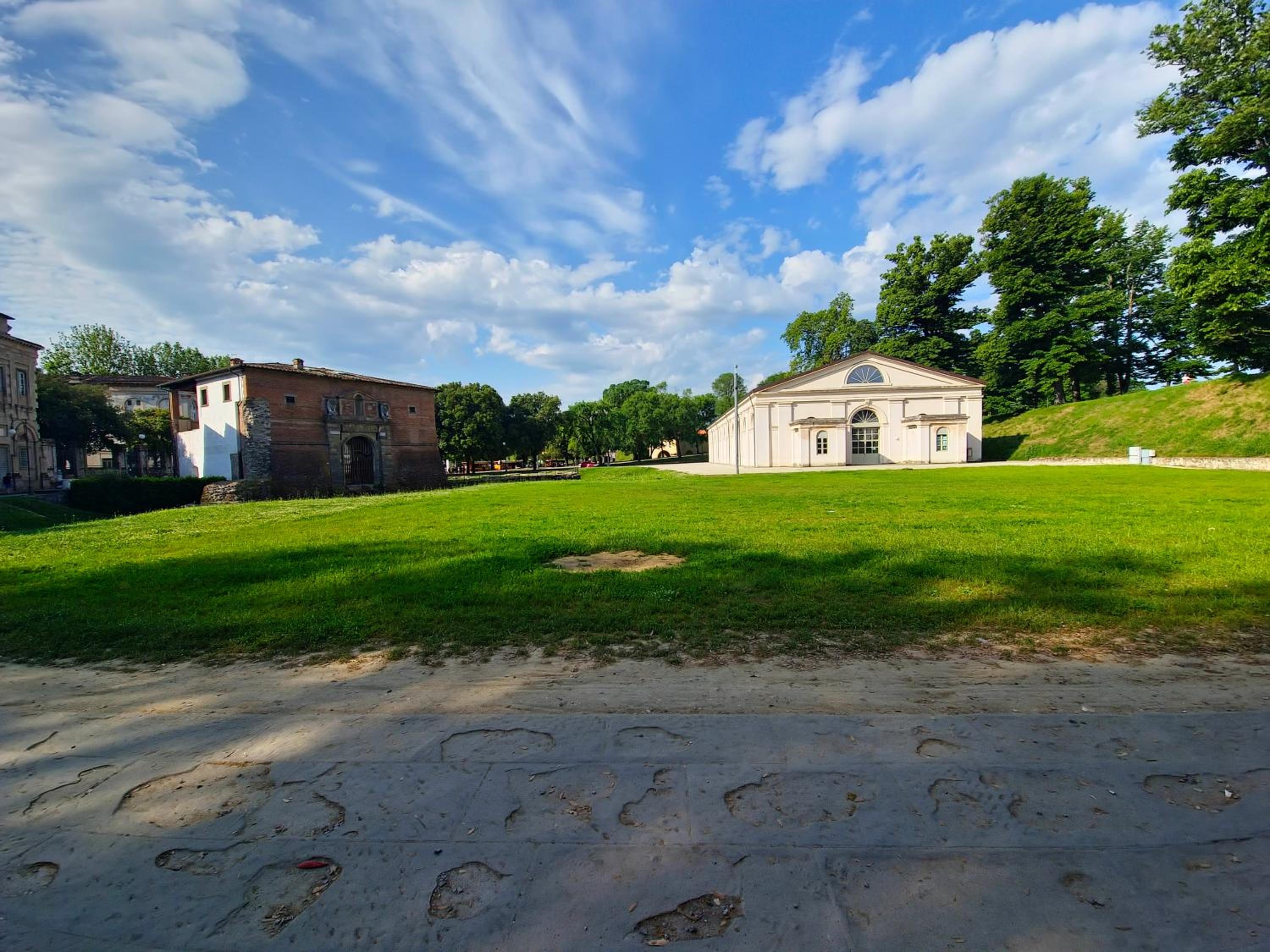 CozyBricks in Lucca - Apartments in Lucca Historical Center - Air Cond & WiFi -