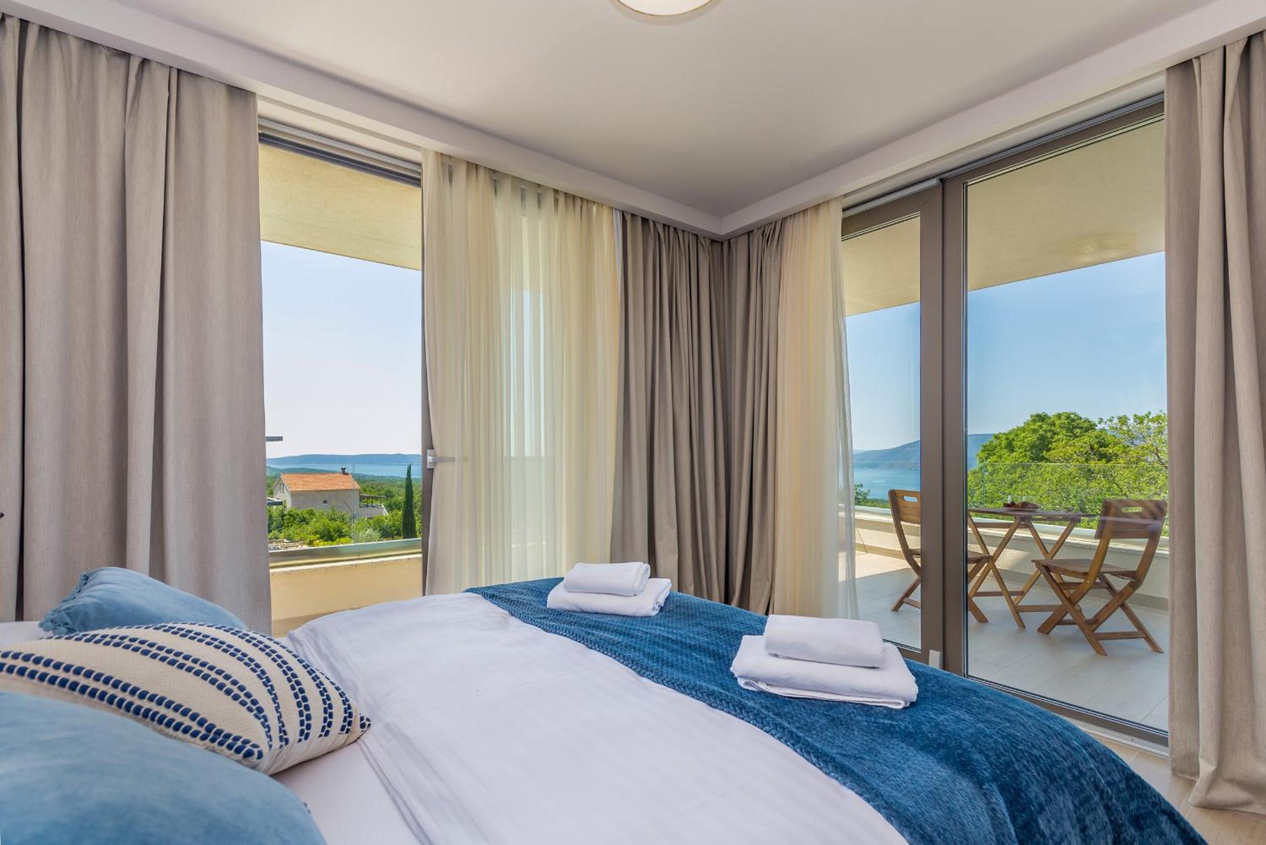 Villa VISTA with private pool and sauna