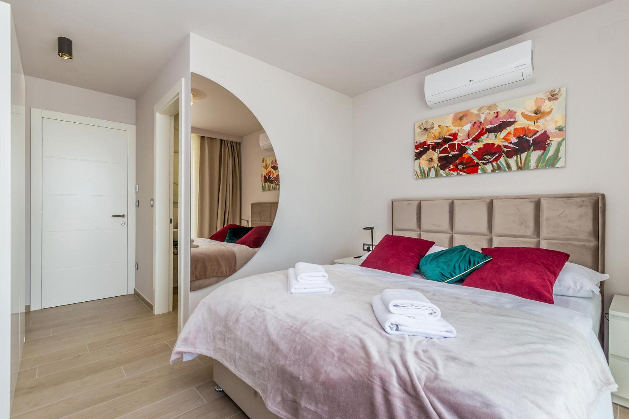 Villa VISTA with private pool and sauna