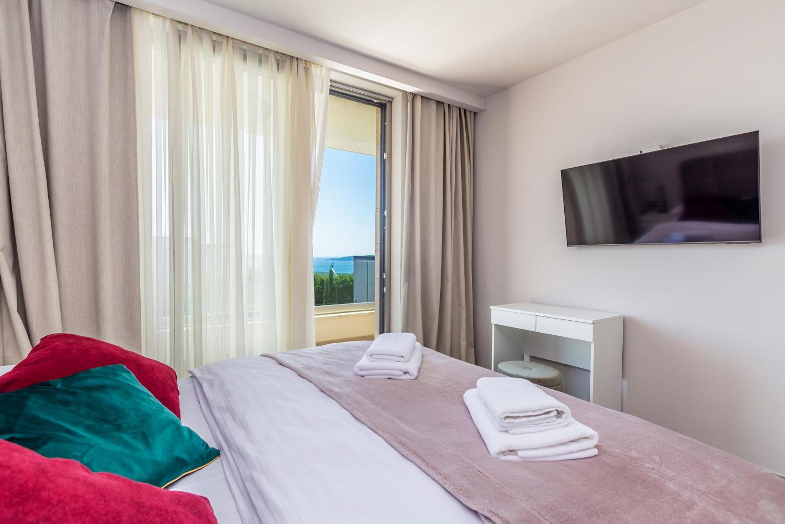 Villa VISTA with private pool and sauna