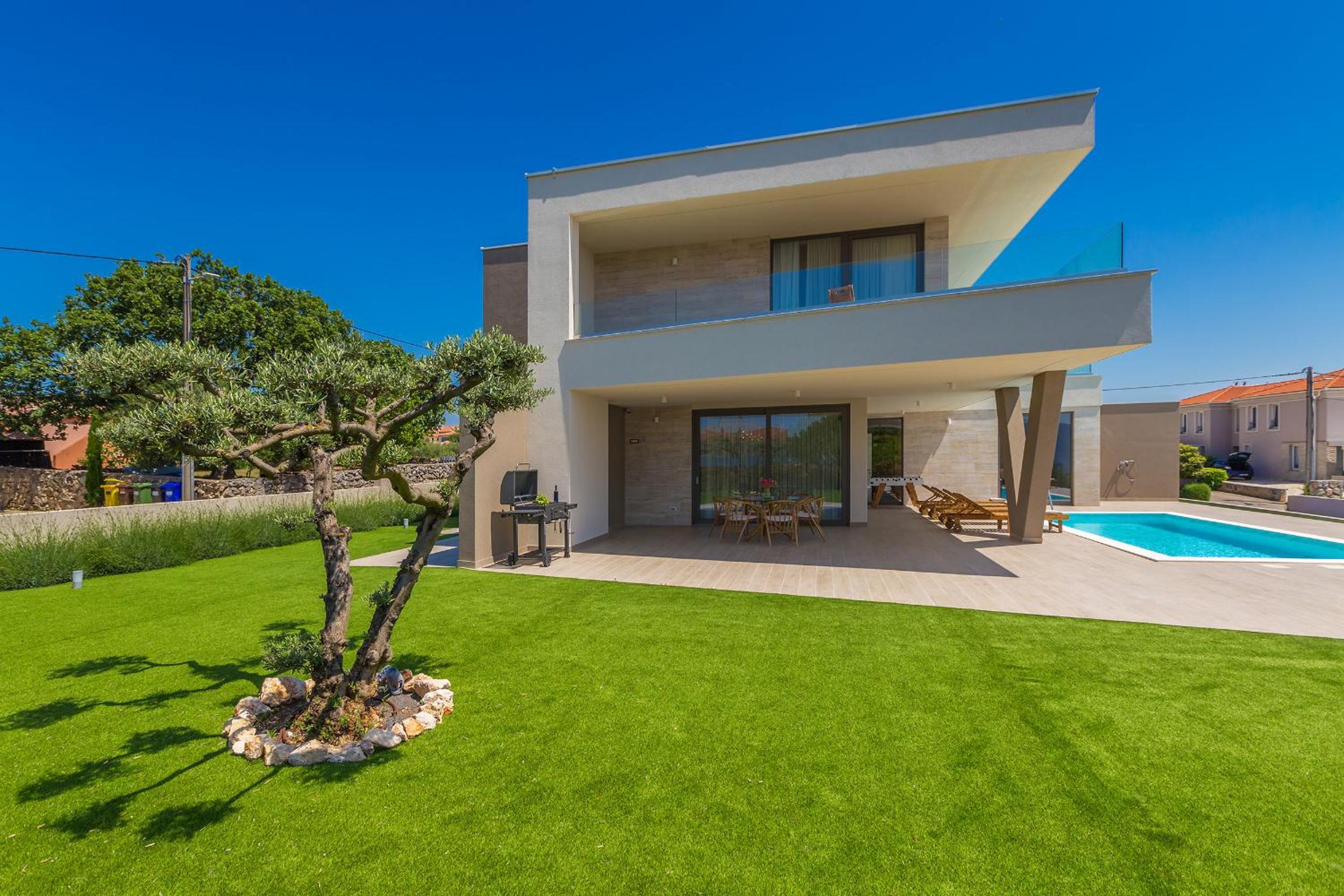 Villa VISTA with private pool and sauna