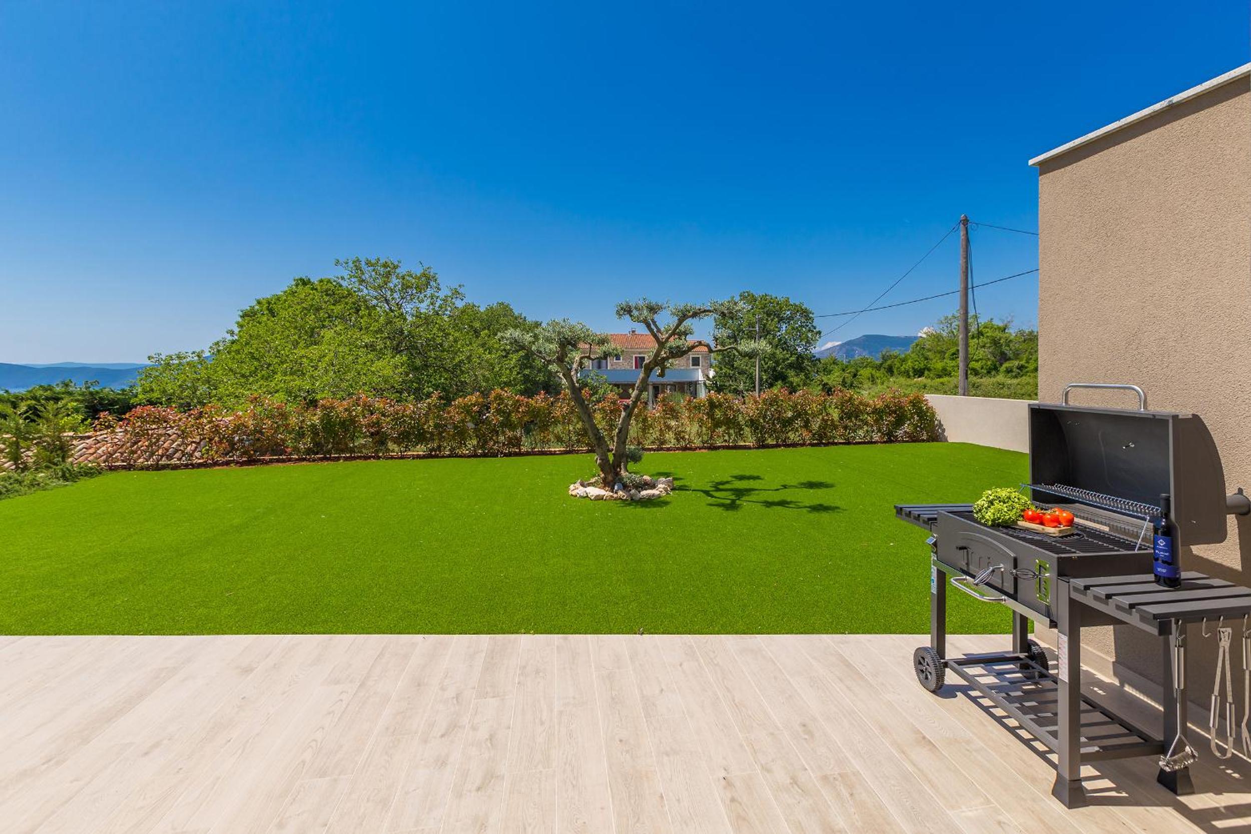 Villa VISTA with private pool and sauna