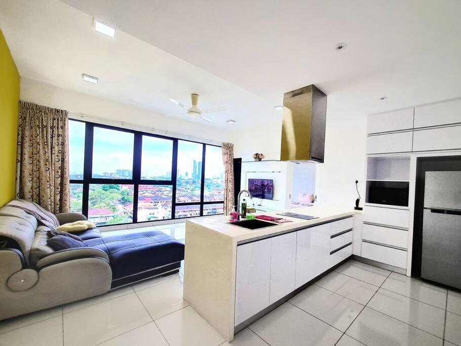 Mosaic Southkey 1 bedroom Mid Valley by GDRAGON HomeStay