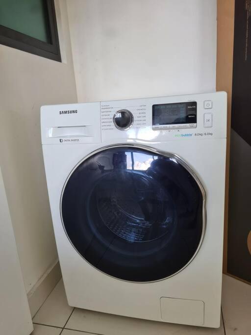 Mosaic Southkey 1 bedroom Mid Valley by GDRAGON HomeStay
