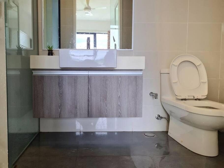 Mosaic Southkey 1 bedroom Mid Valley by GDRAGON HomeStay