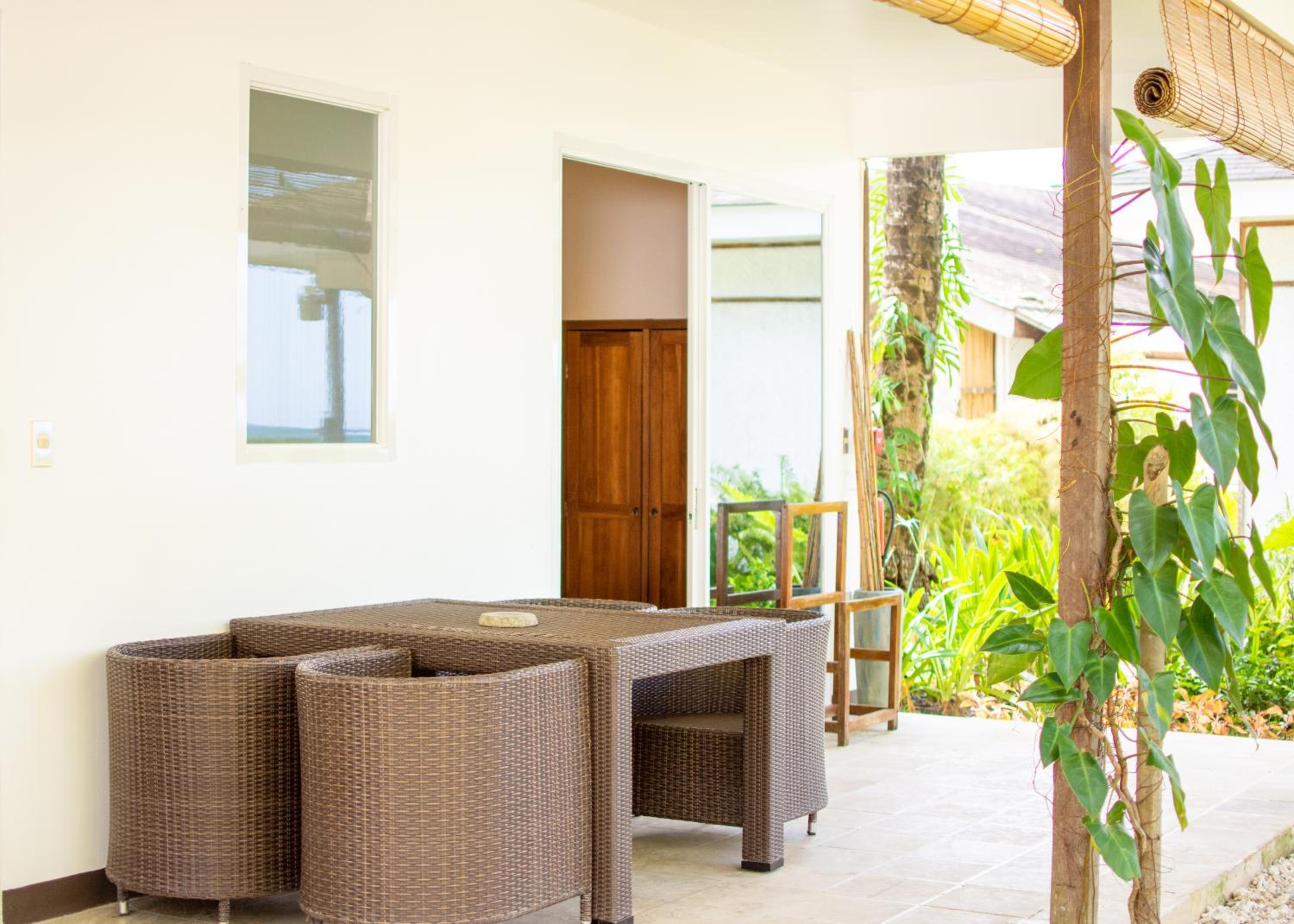 Cadlao Resort and Restaurant