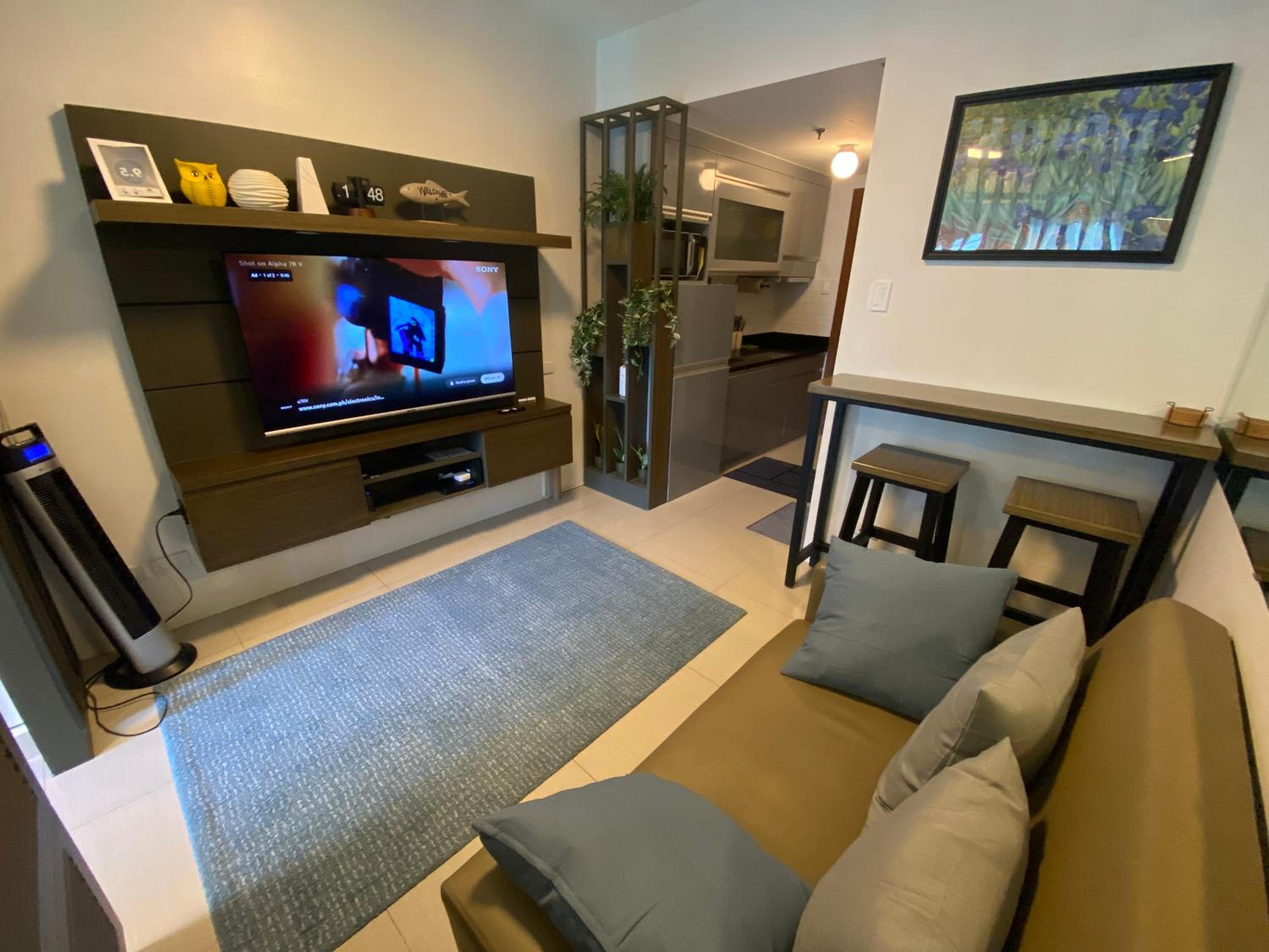 Luxury Condo with Pool View at Shell Residences view 2
