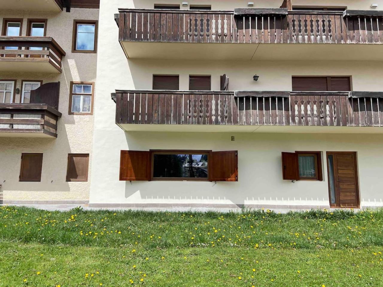 Cortina Center Design Apartment with Private Parking