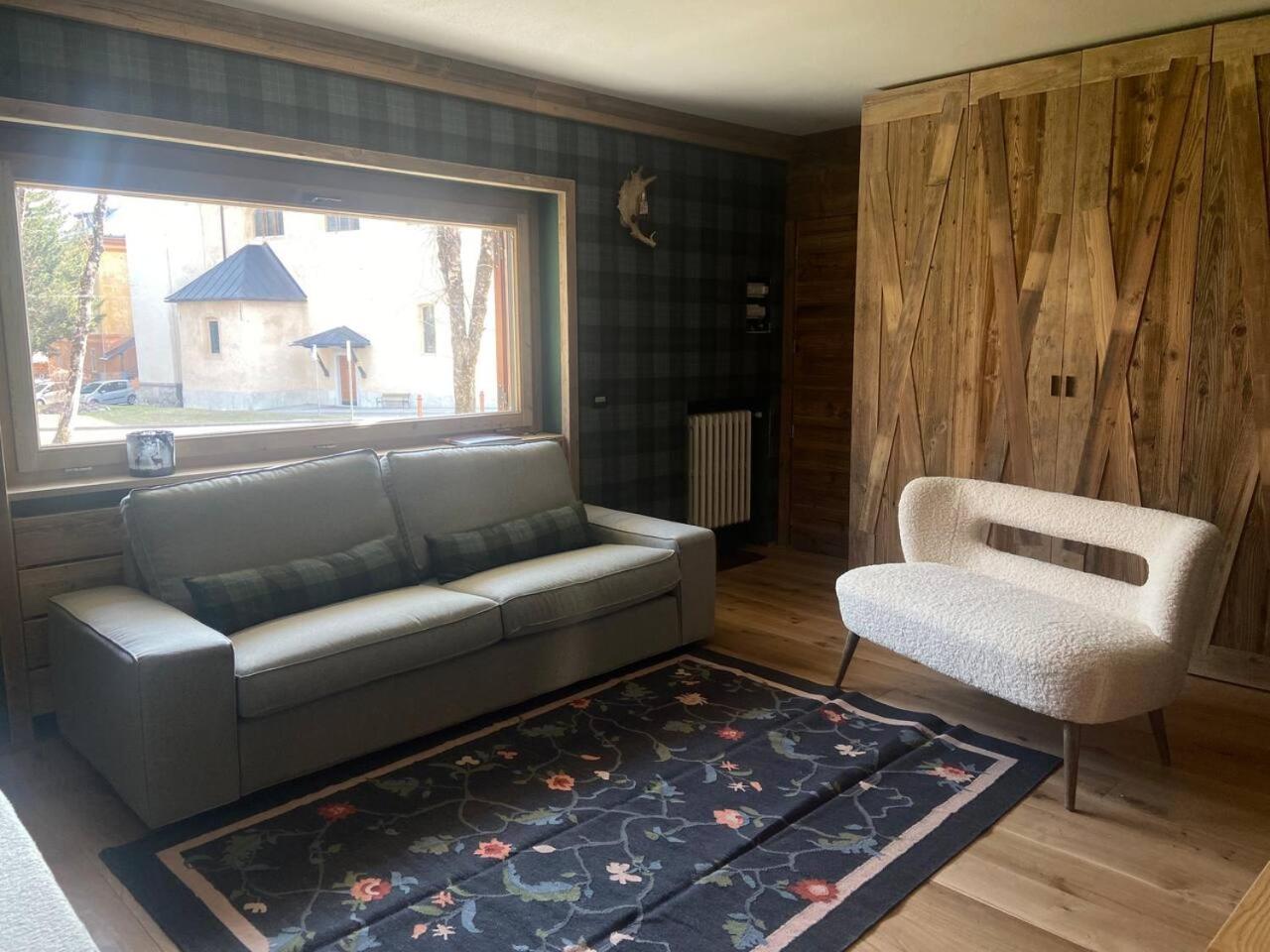 Cortina Center Design Apartment with Private Parking