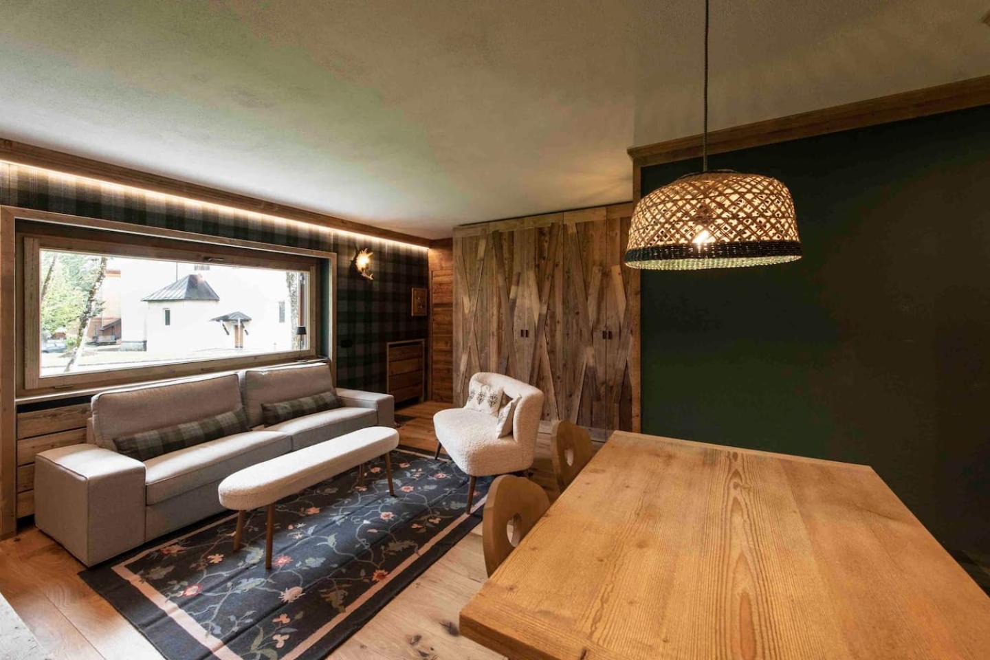Cortina Center Design Apartment with Private Parking