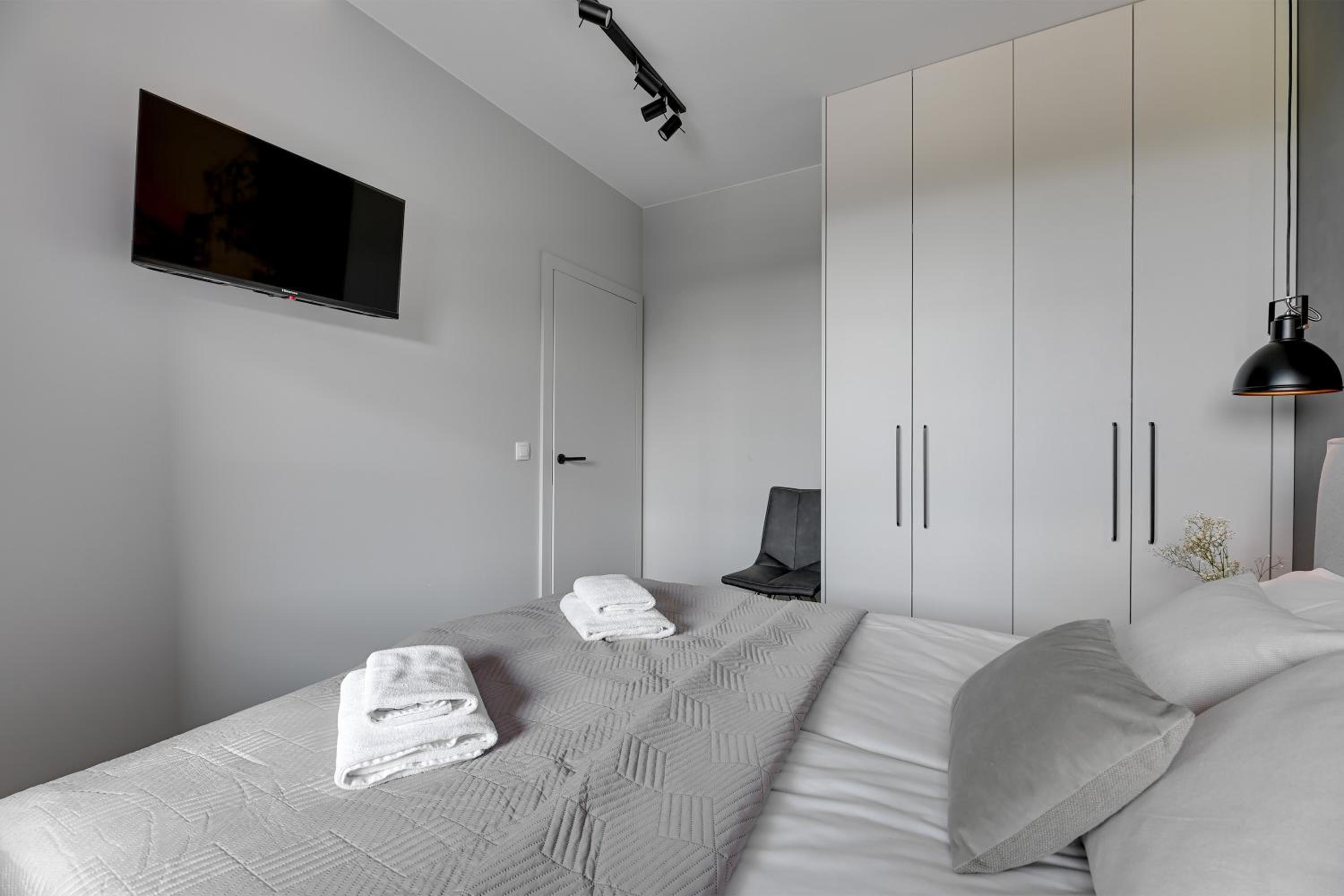 Flatbook - City Center Apartments Doki Living