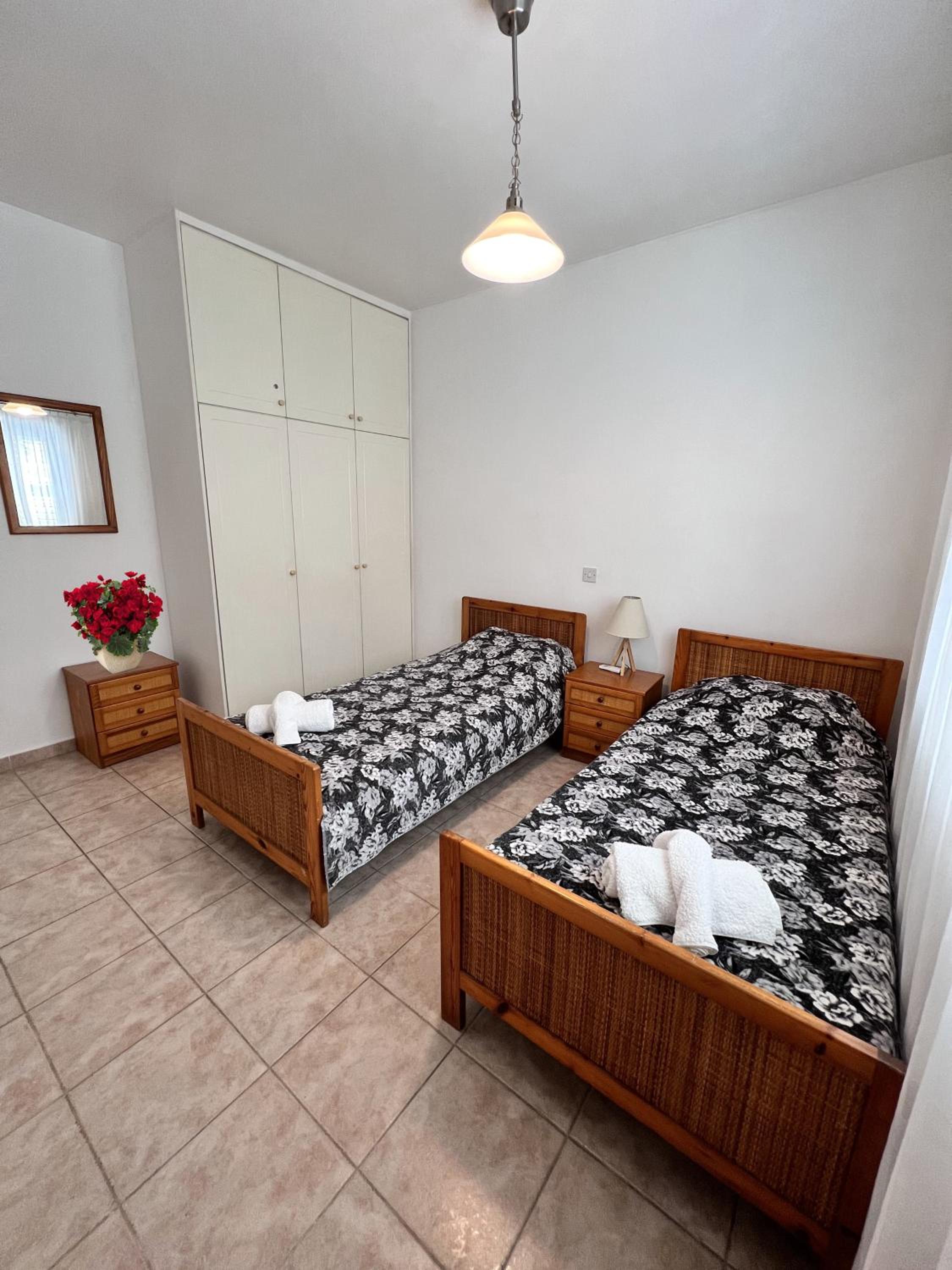 Pafia Sunbeach Townhouse