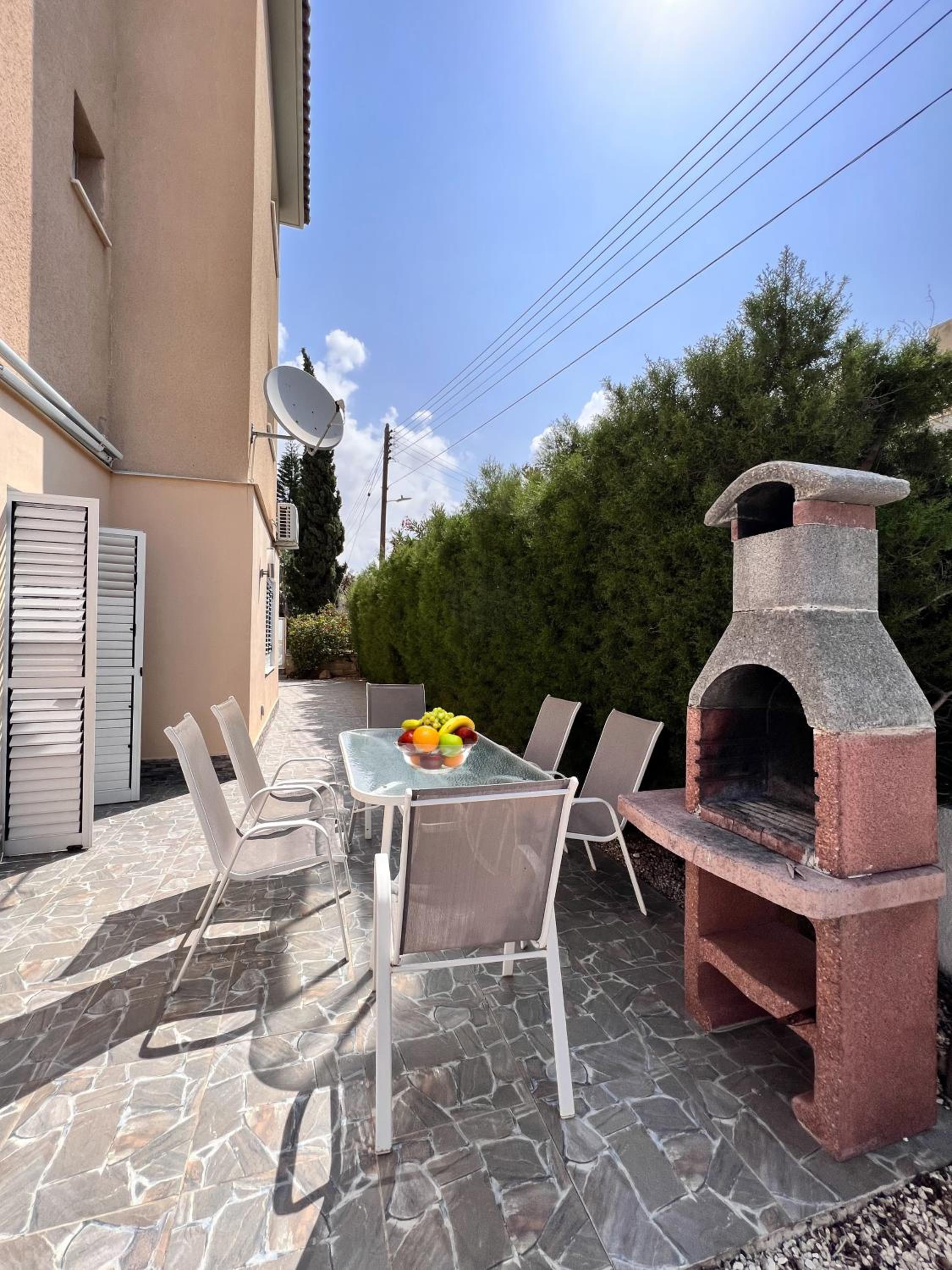 Pafia Sunbeach Townhouse