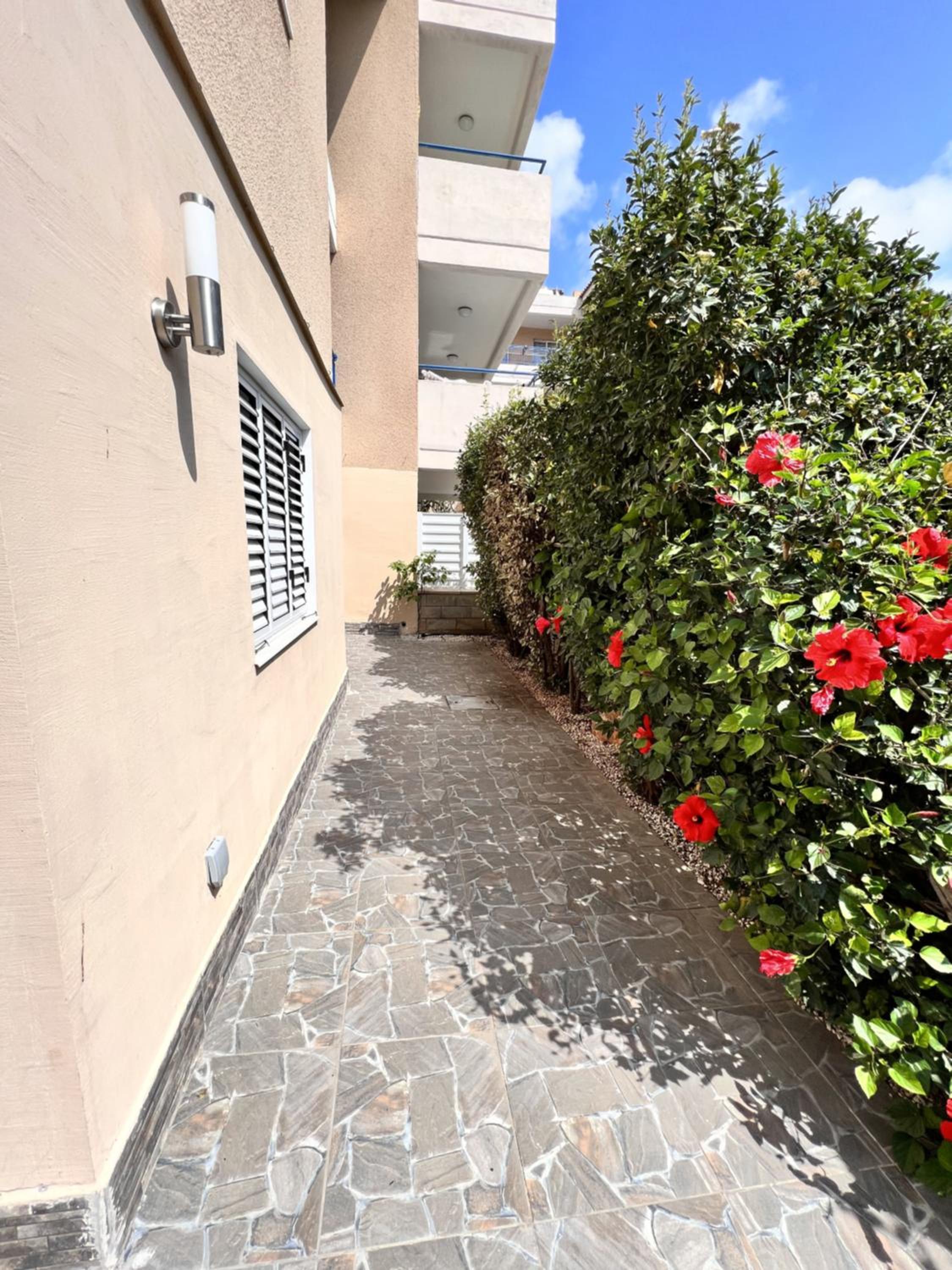Pafia Sunbeach Townhouse