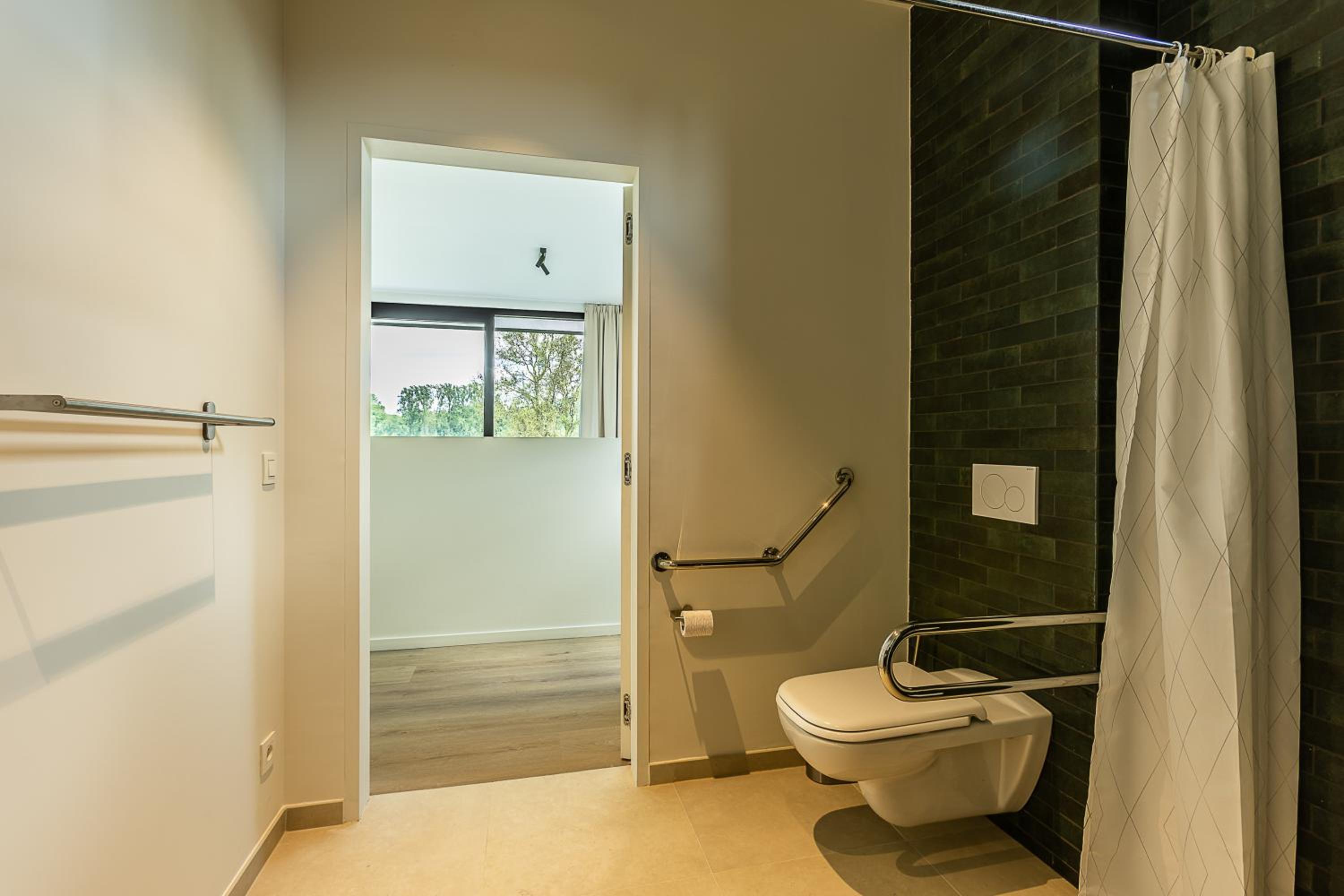 Leie Villa II - by the river with sauna & jacuzzi