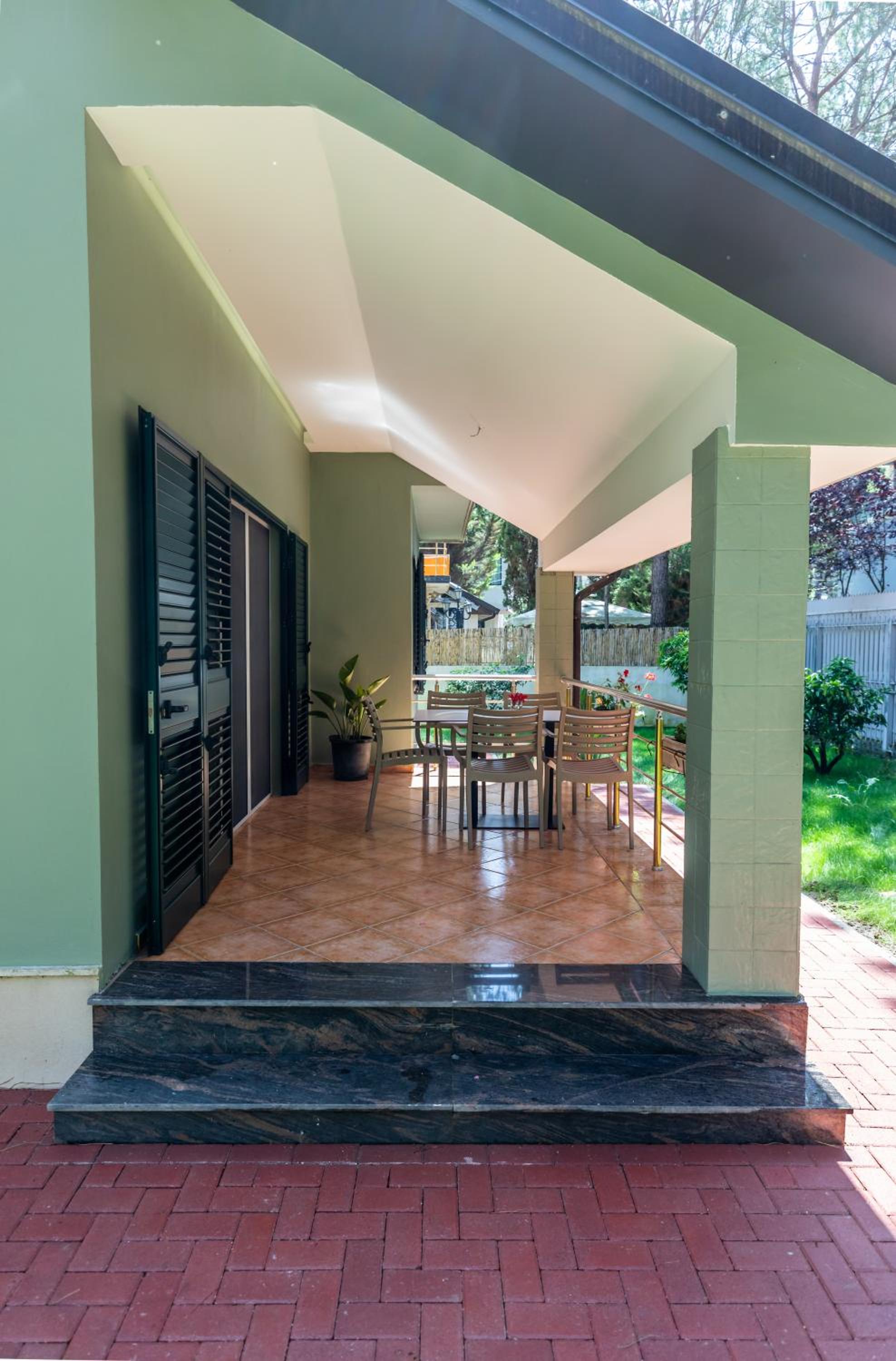 Forest Cottage - middle of forest & near the beach