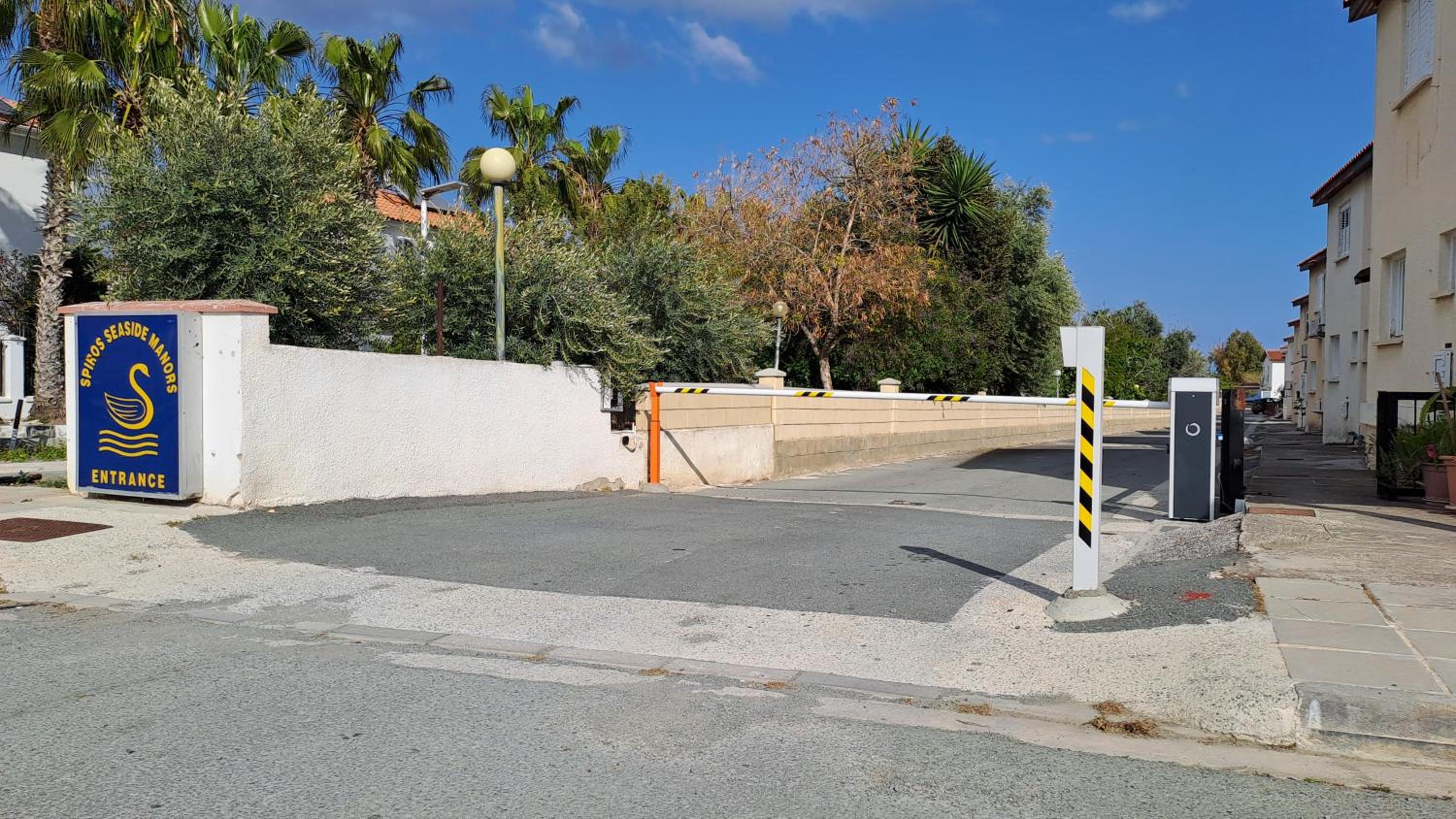 Comfortable 2BR Seaside House & Free Parking