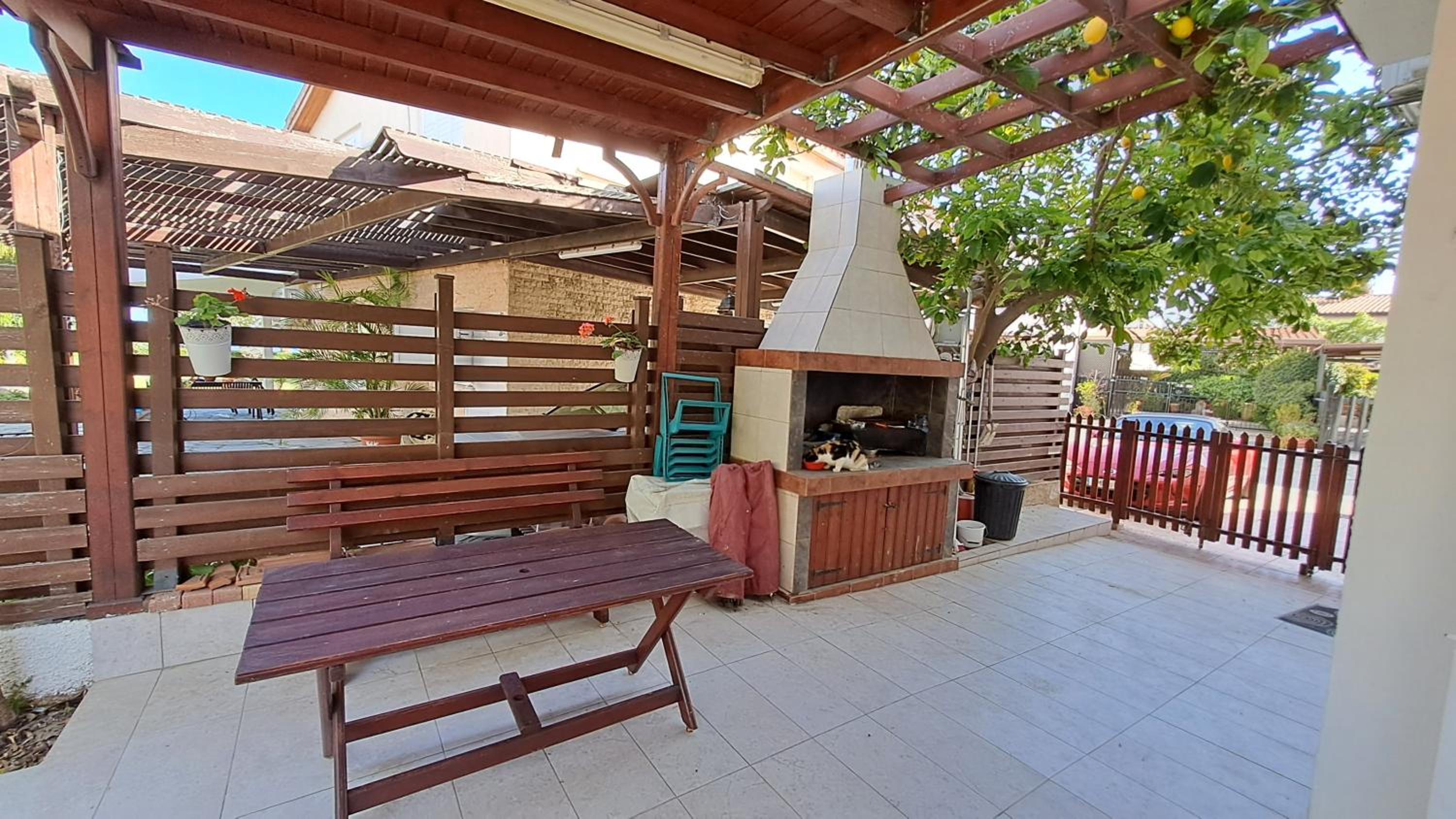 Comfortable 2BR Seaside House & Free Parking