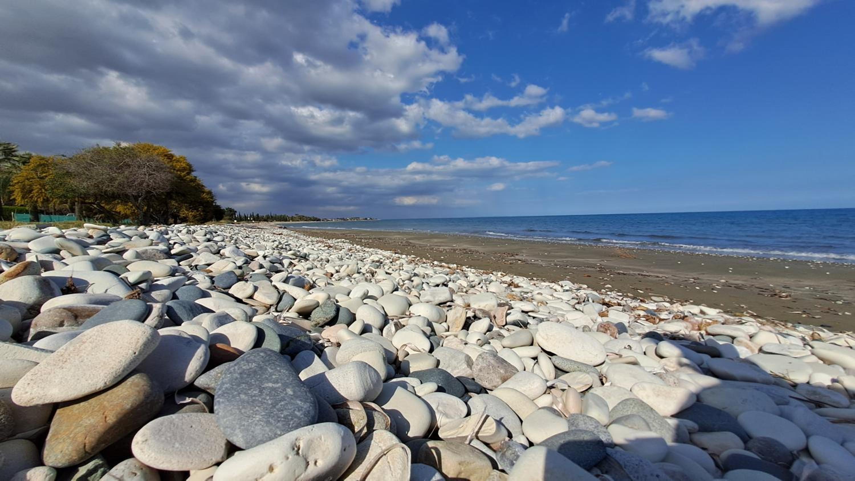 Comfortable 2BR Seaside House & Free Parking