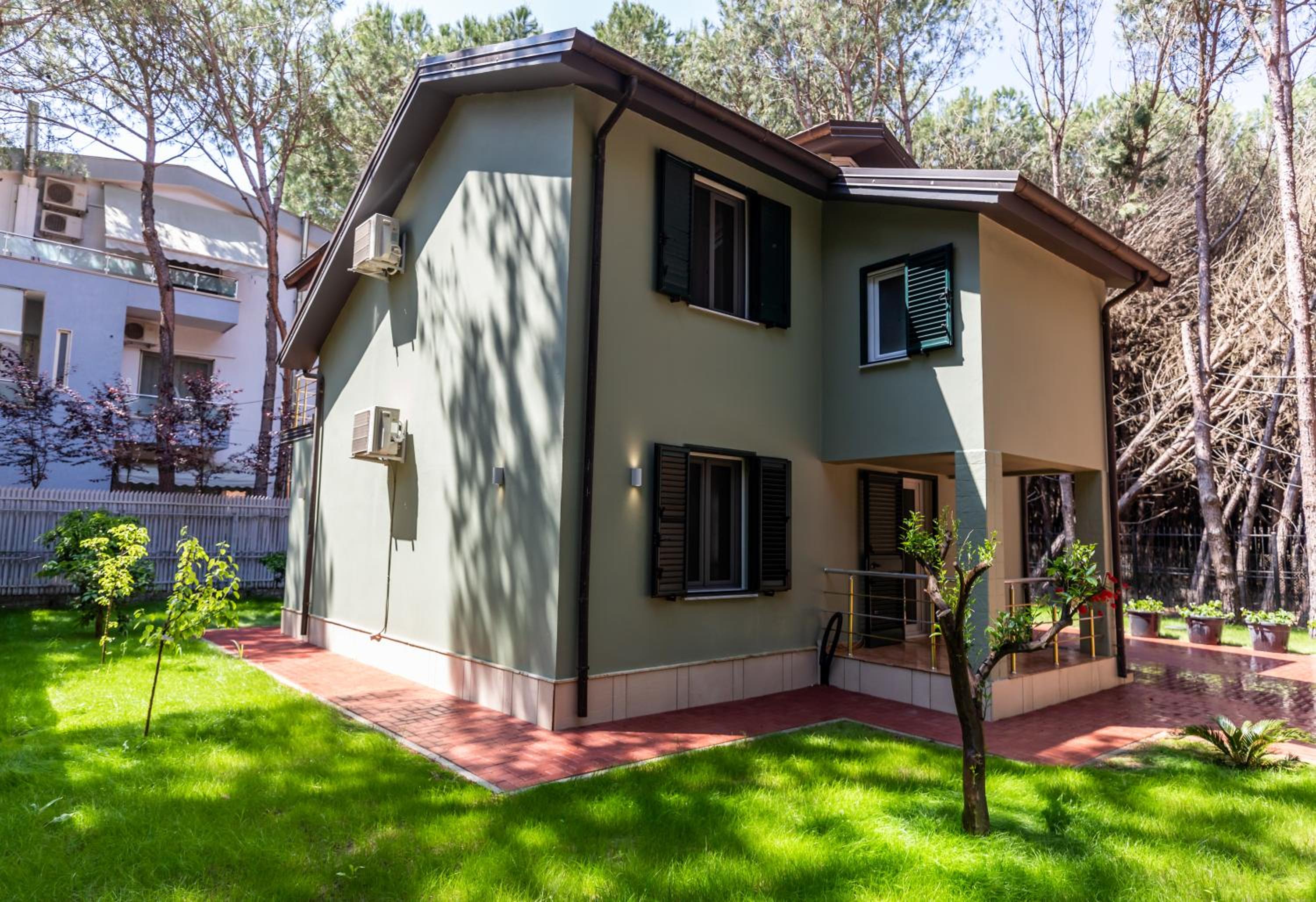 Forest Cottage - middle of forest & near the beach